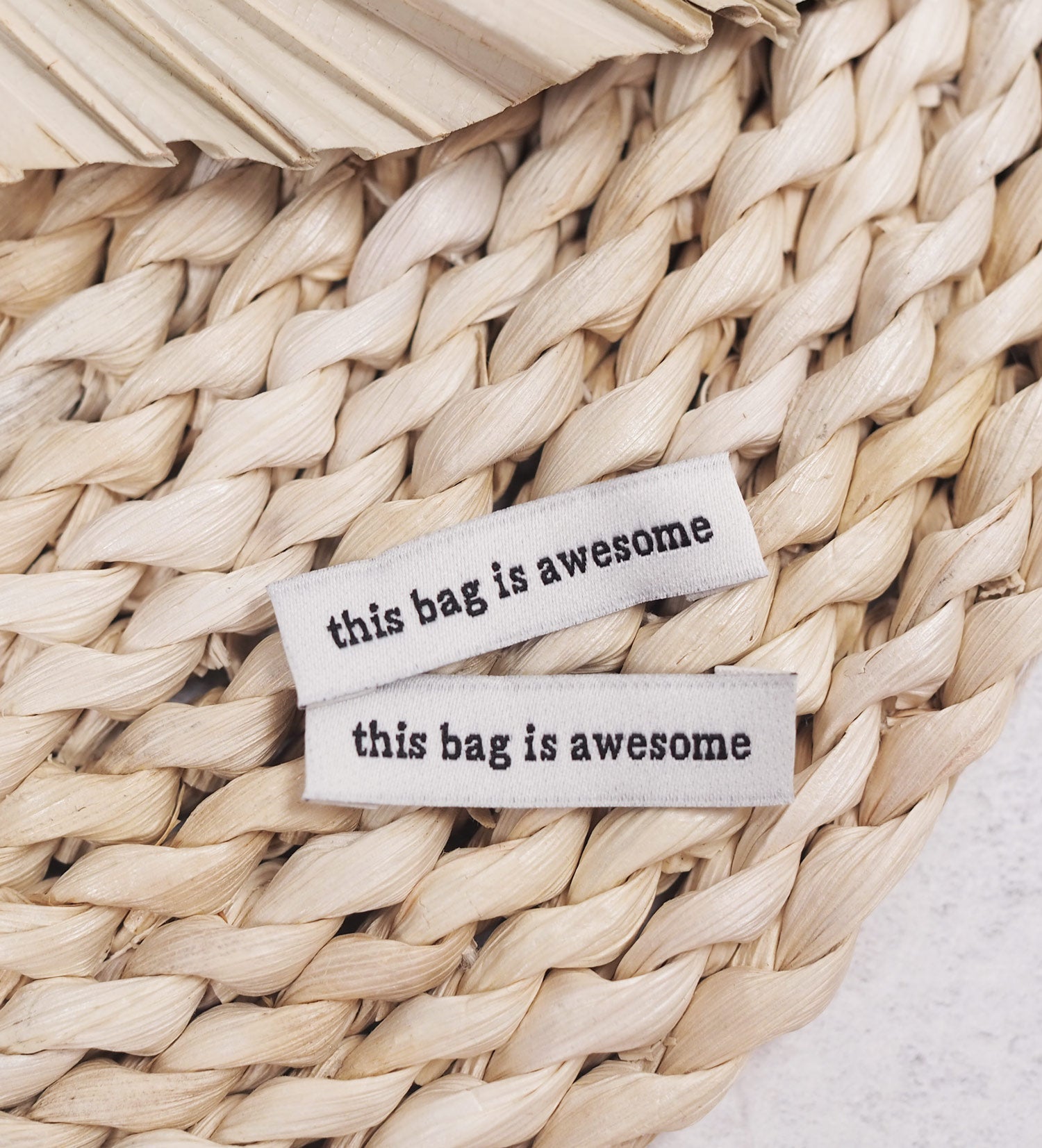 paul-clara-weblabels-this-bag-is-awesome-weblabel-4x1-cm-polyester image 3
