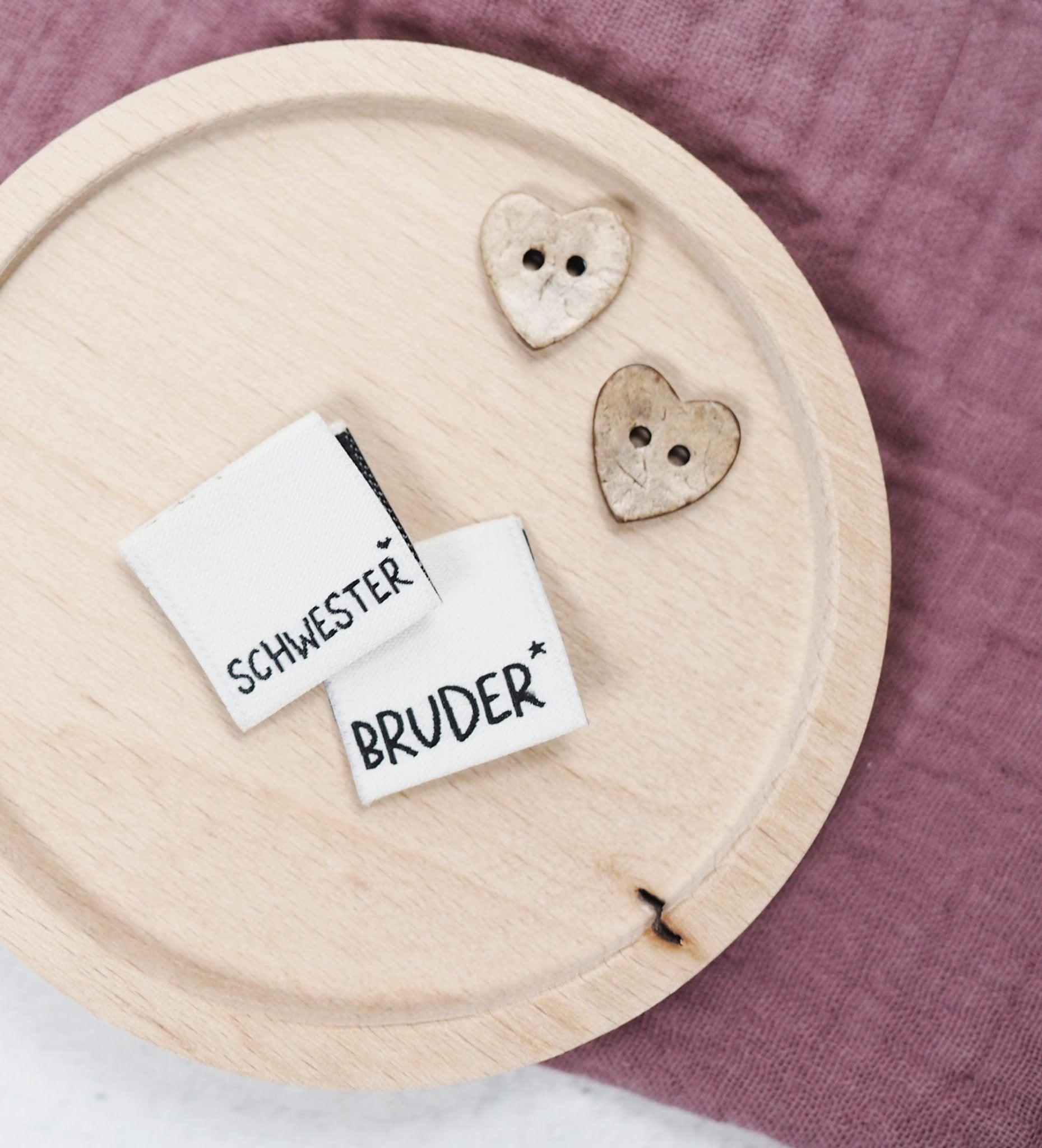 paul-clara-weblabels-schwester-klapp-weblabel-zum-einn-hen image 2