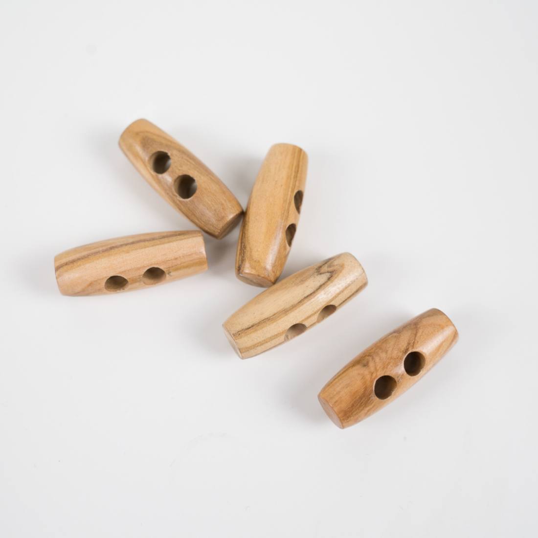 n-hfrosch-knebelkn-pfe-olivenholz-30-mm-2-loch-holzknopf image 1