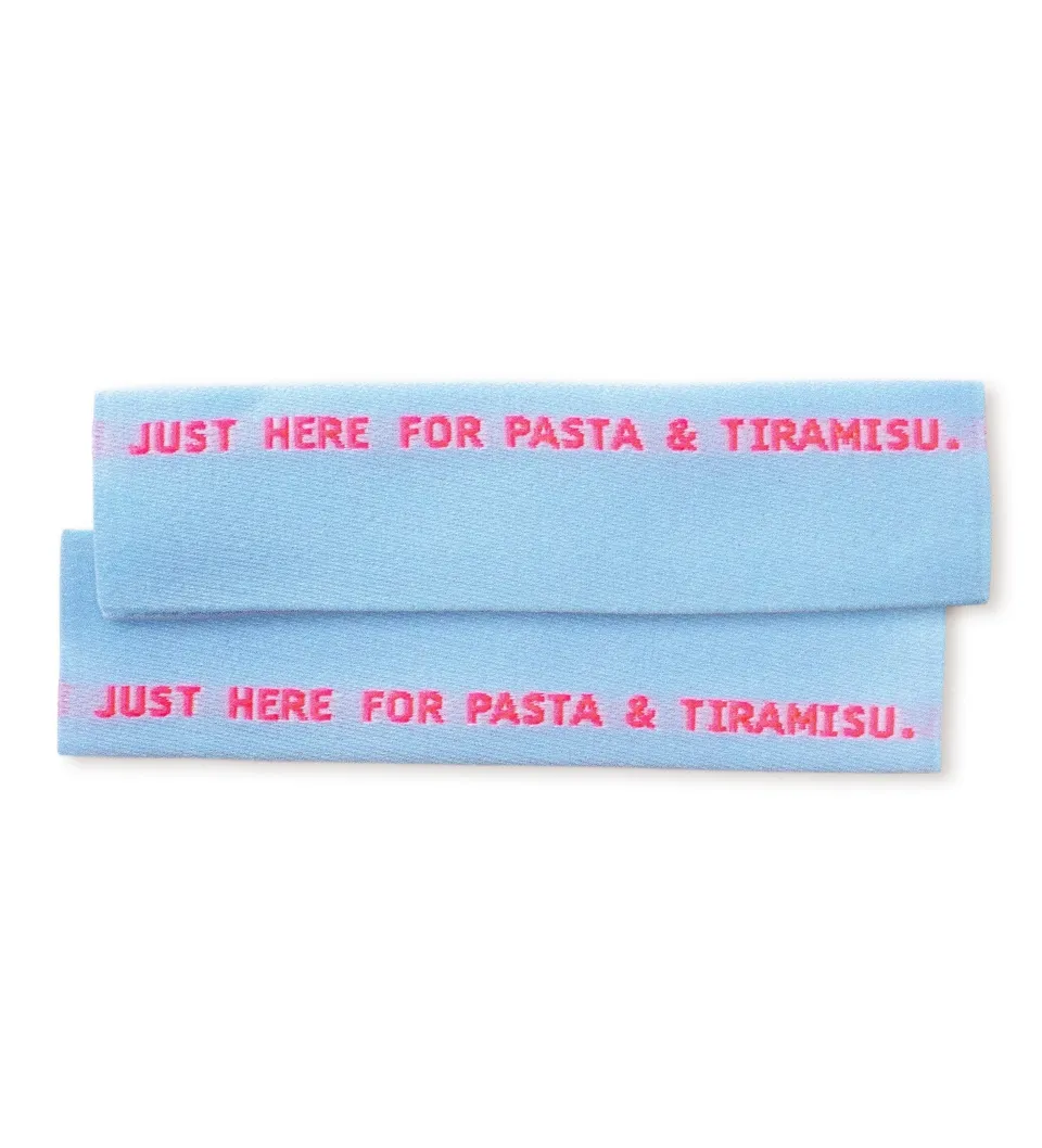 paul-clara-weblabels-just-here-for-pizza-klapp-label image 1
