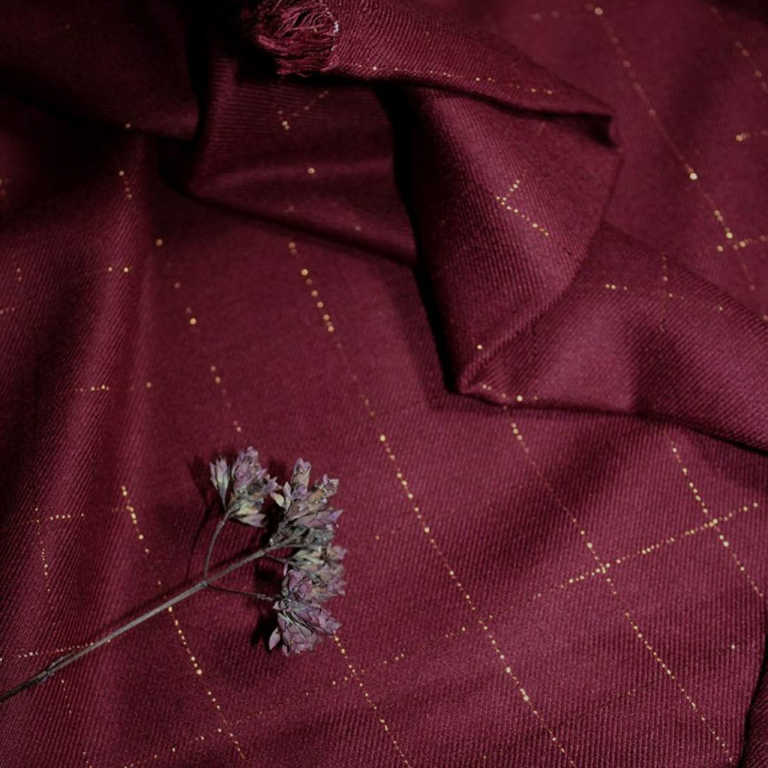 n-hfrosch-stoffe-viskose-twill-glitzer-karo-blusenstoff-dunkelrot image 1