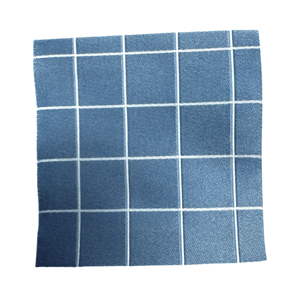 paul-clara-xxl-weblabel-grid-blau-wei-layering-label image 1