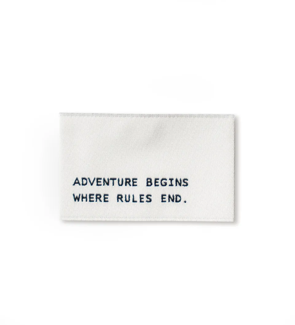 paul-clara-weblabels-adventure-begins-label-4x2-5cm image 1