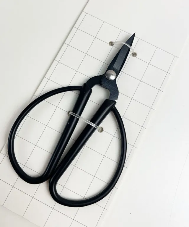 lenipepunkt-handarbeitsschere-schere-mattschwarz-8-9-cm image 1