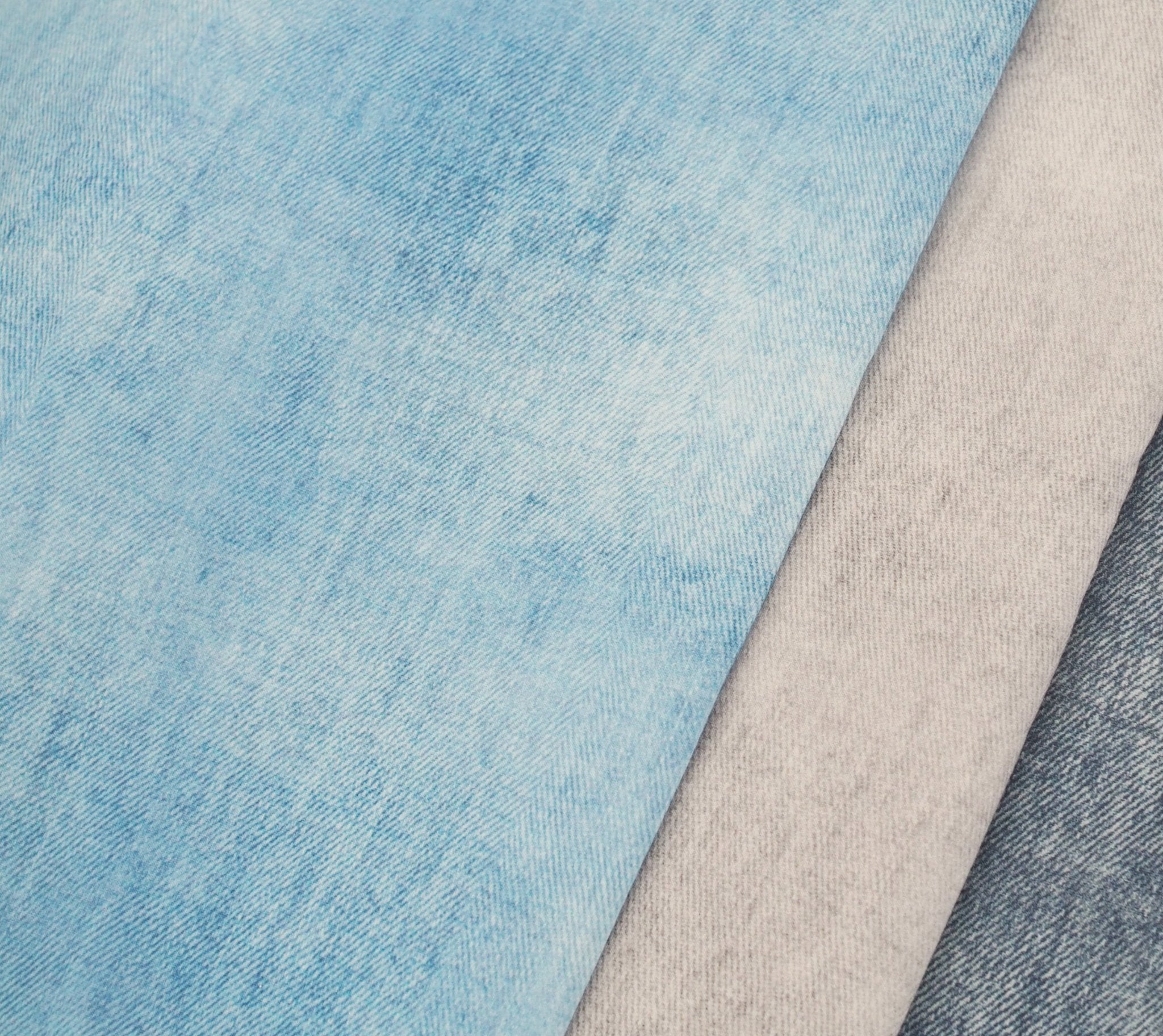 paul-clara-denimlove-jeans-hellblau-bio-sommersweat-stoff image 4