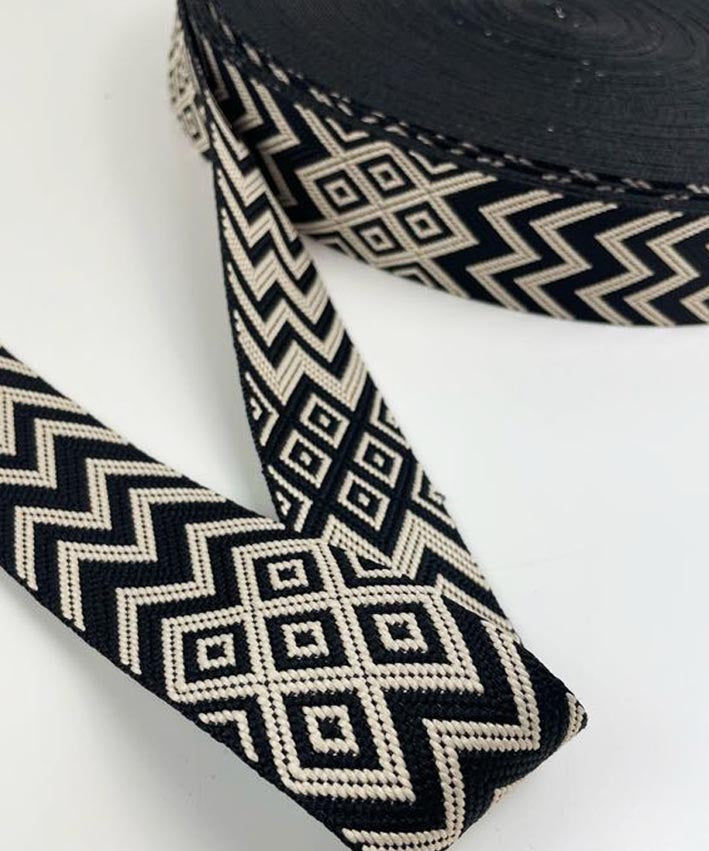 lenipepunkt-diamonds-gurtband-5-cm-black-ecru-polypropylen image 1