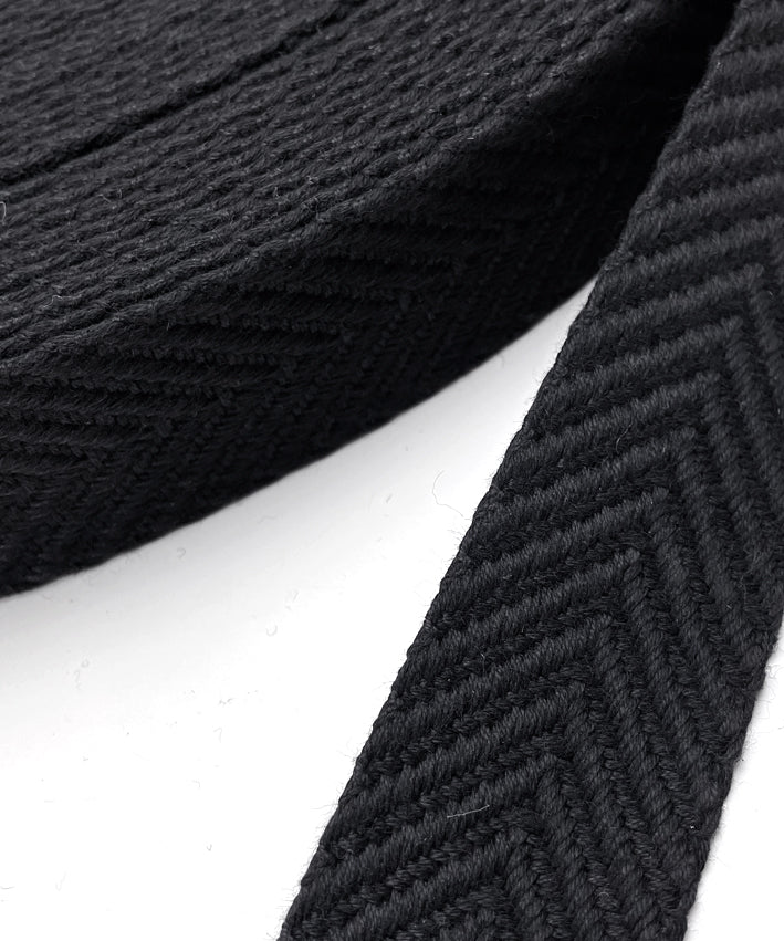 lenipepunkt-black-arrow-gurtband-schwarz-4-cm-meterware image 3
