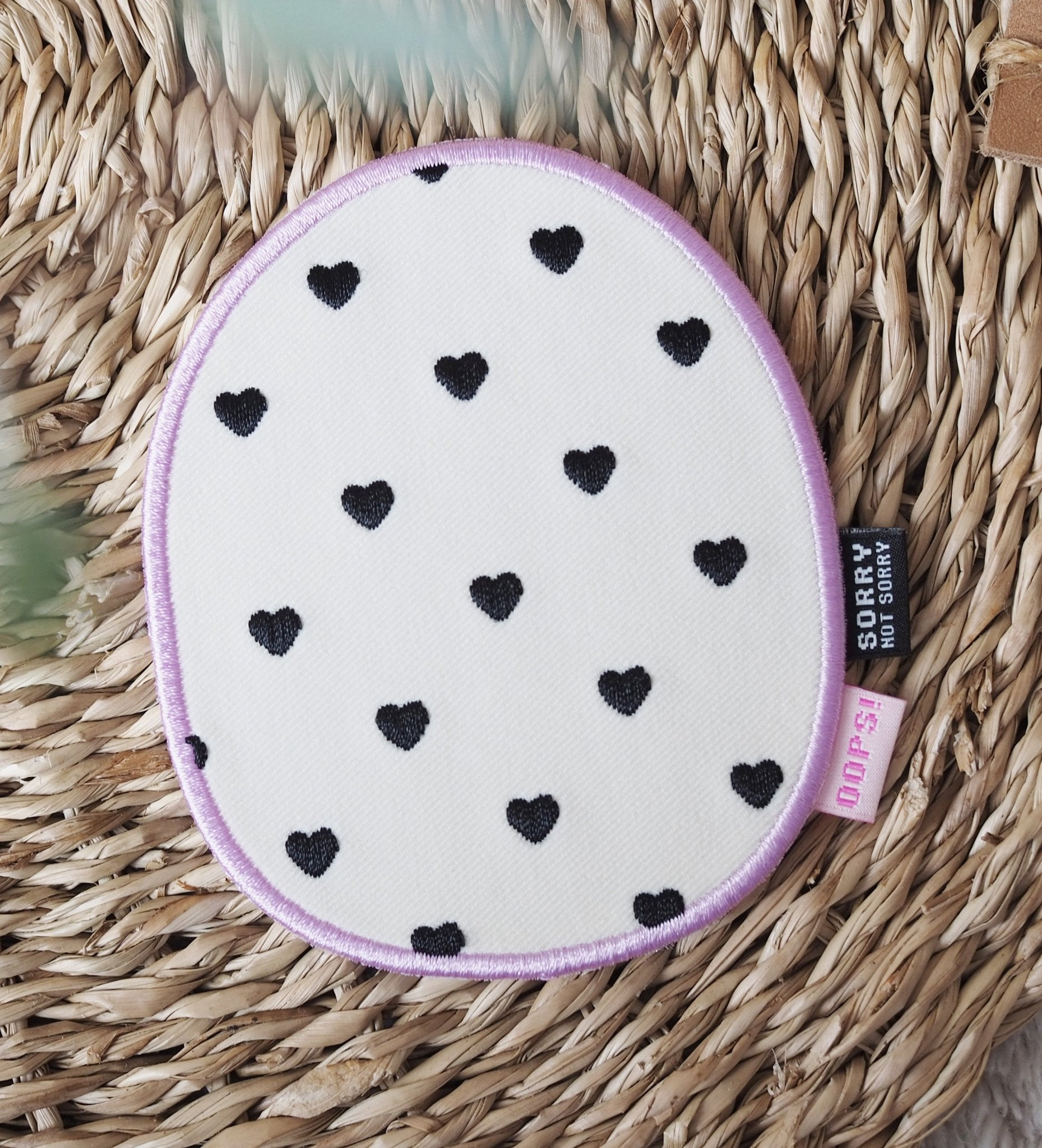 paul-clara-weblabels-oops-mini-label-neonpink-einn-hen image 3