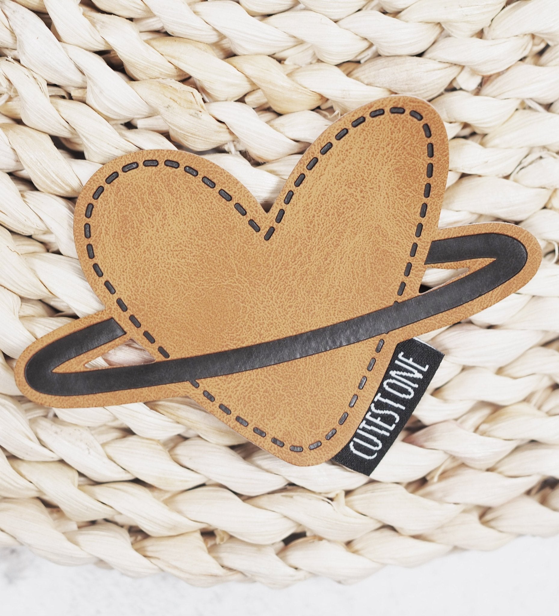 paul-clara-herzplanet-kunstlederlabel-iron-on-8x5-4-cm image 2
