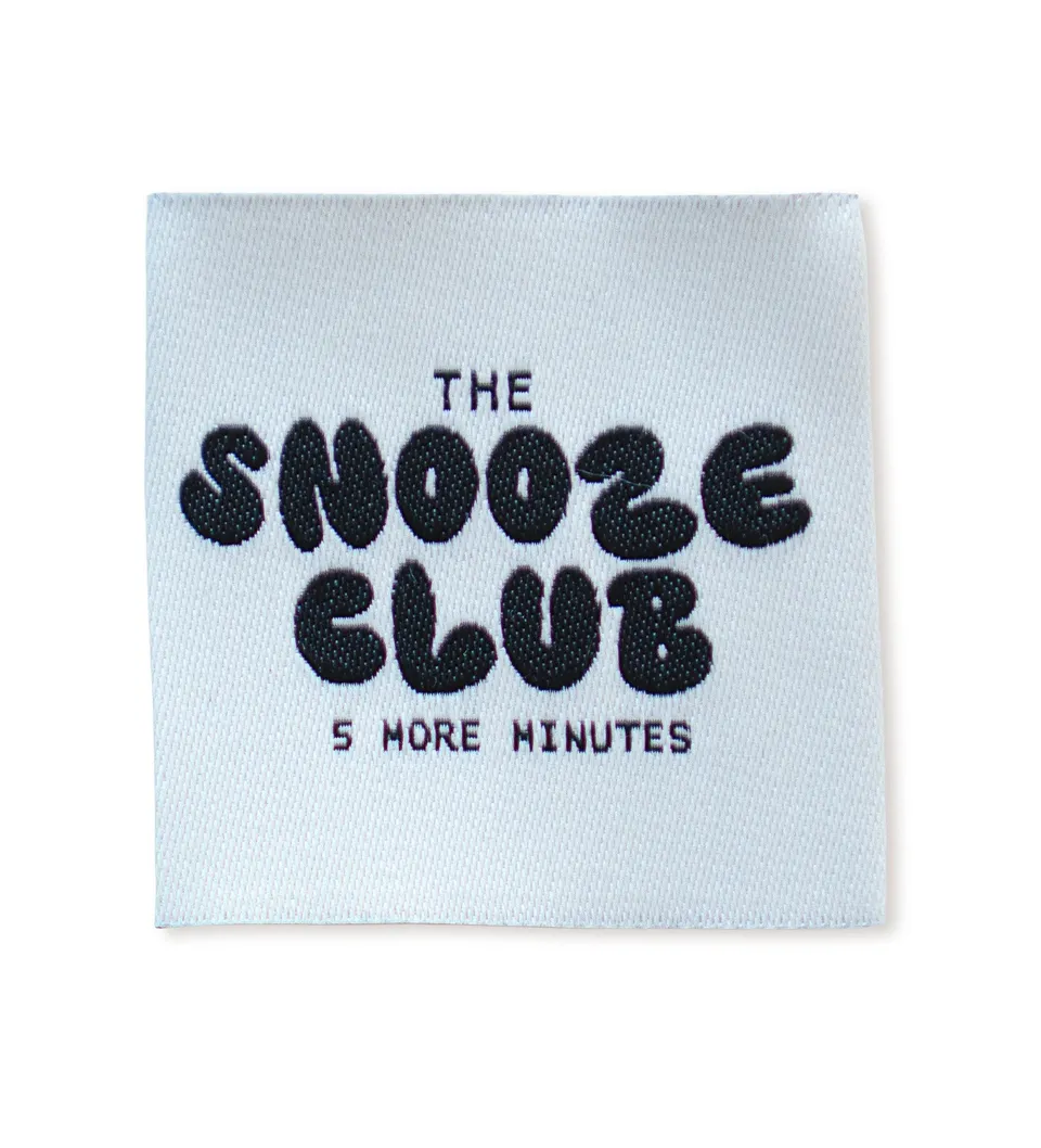 paul-clara-weblabels-snooze-club-etikett-4x4cm-typo image 1
