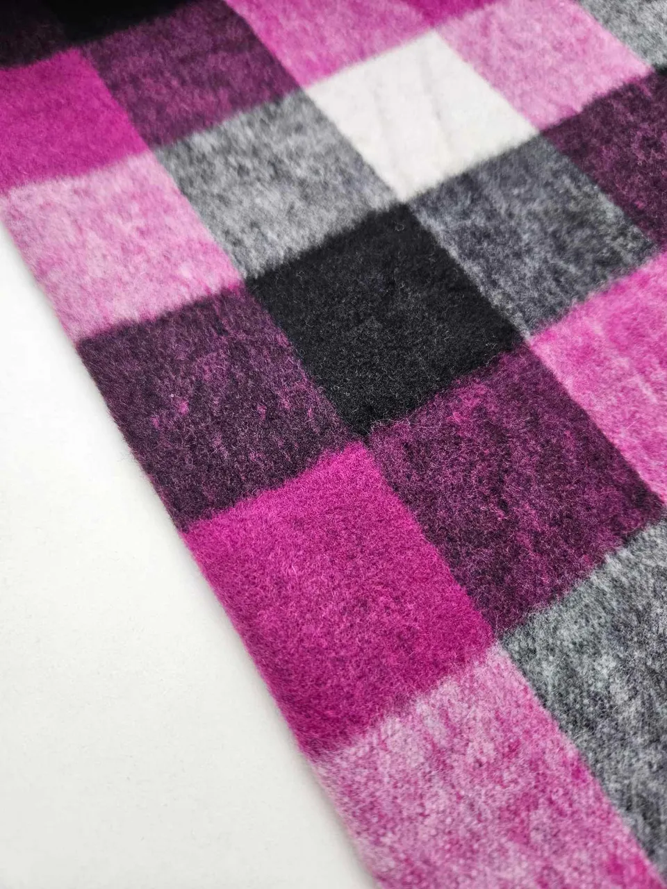 fadenk-fer-stoffe-mantelflausch-karo-pink-0-5m-wolle image 1