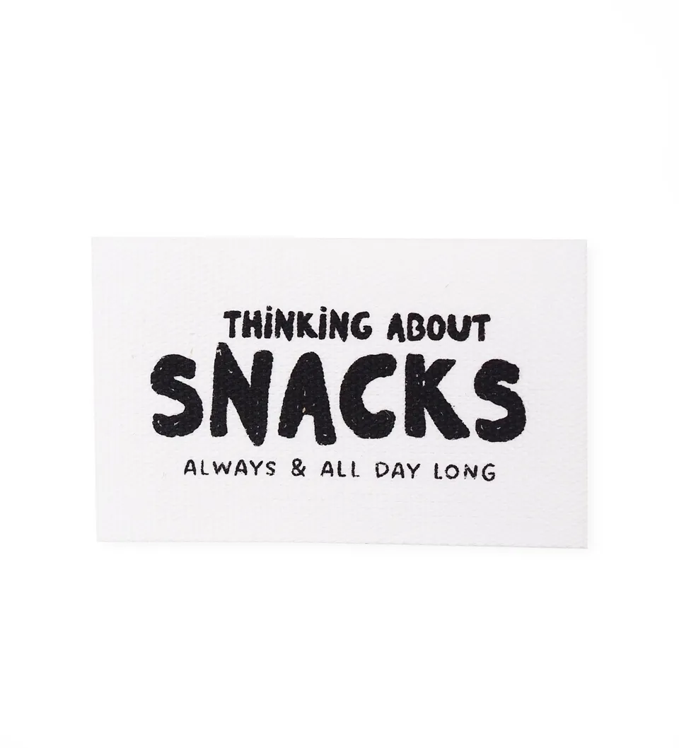 paul-clara-baumwoll-labels-thinking-about-snacks-label-2-3cm image 1