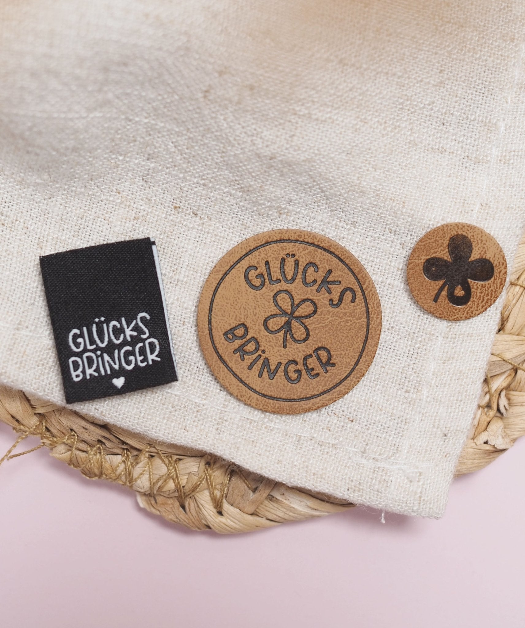 paul-clara-kunstleder-labels-gl-cksbringer-iron-on-3-5-cm image 2