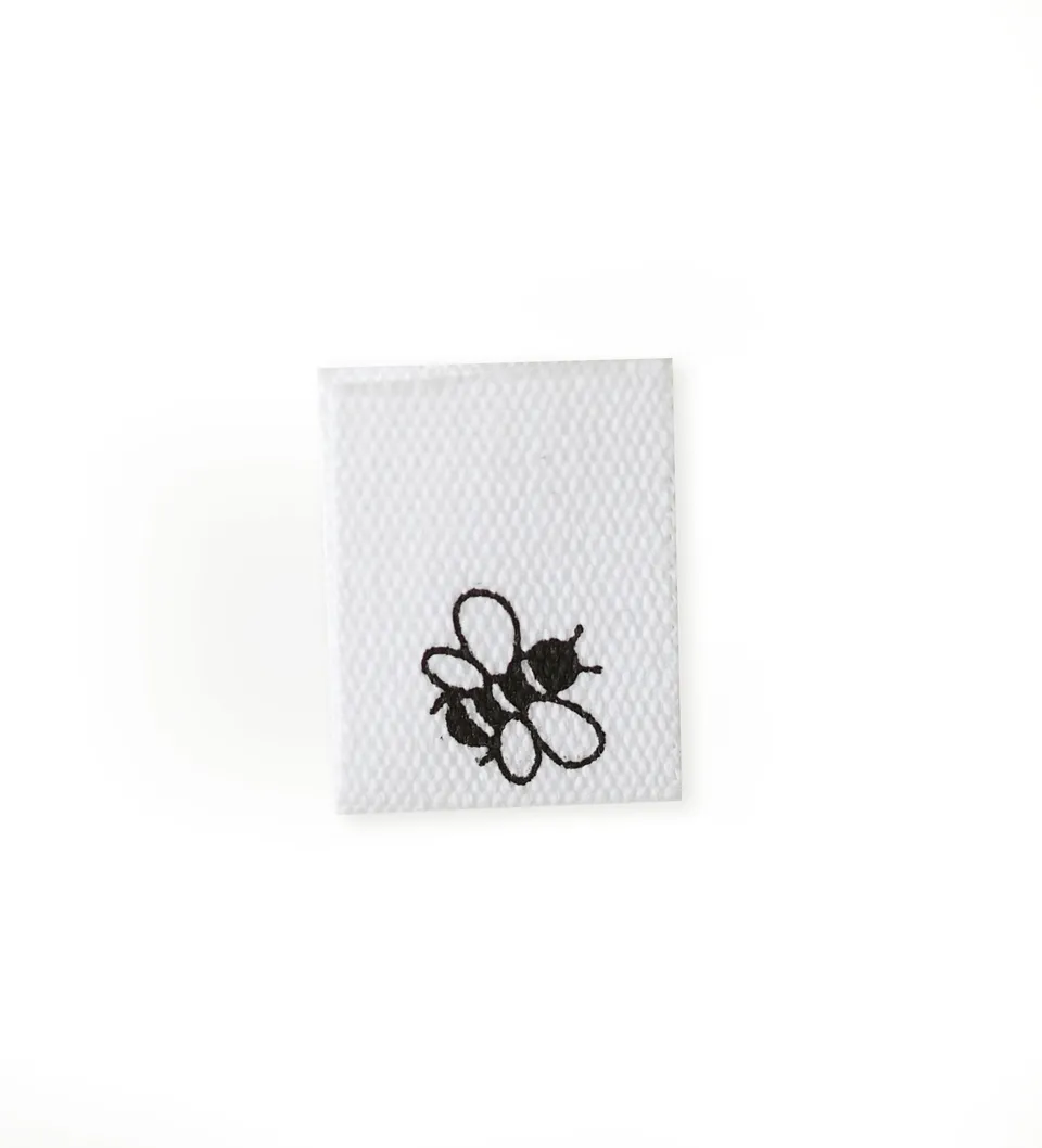 paul-clara-baumwoll-labels-klapplabel-biene-n-hetikett-1-5cm image 1