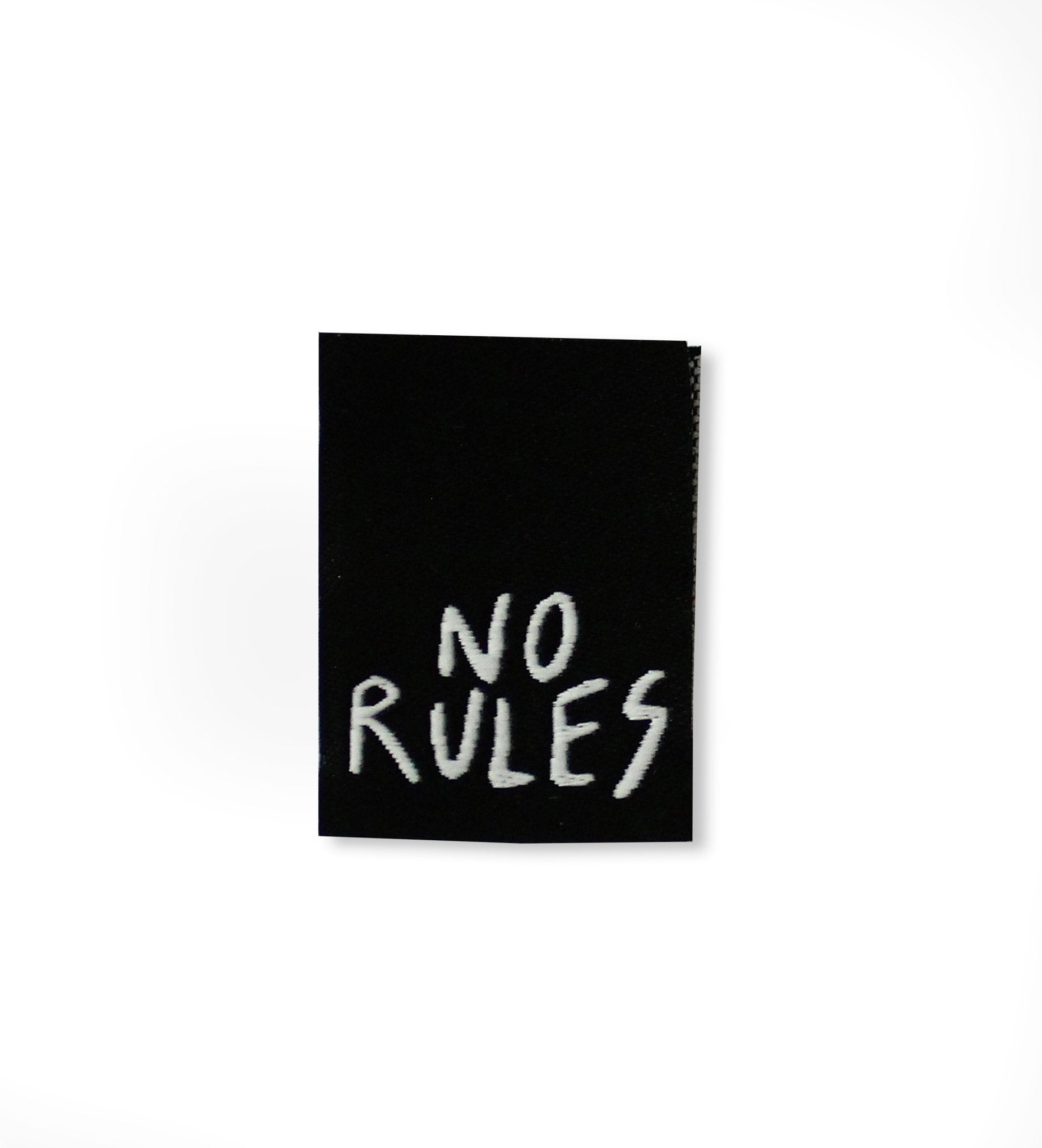 paul-clara-weblabels-klapp-weblabel-no-rules-nahtlabel image 1