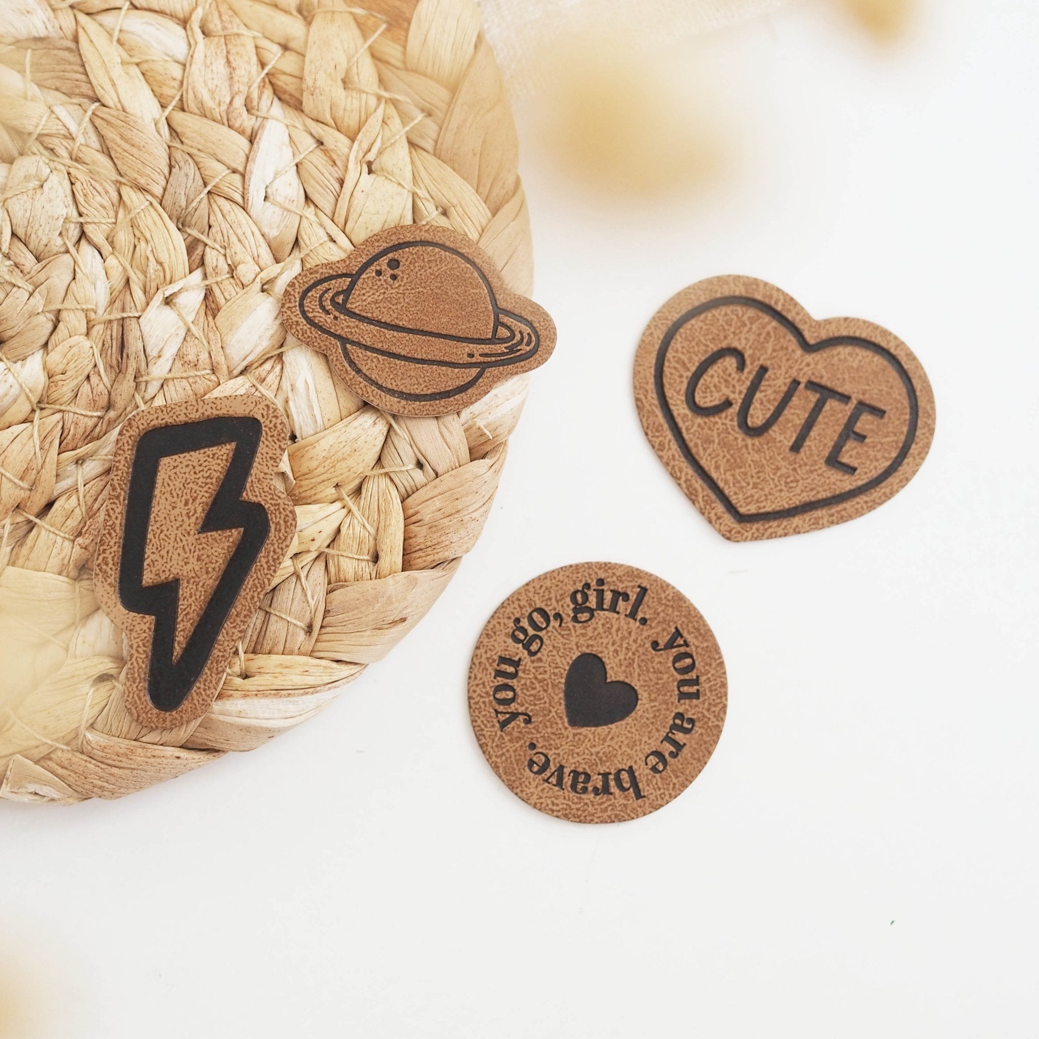 paul-clara-kunstleder-labels-mini-herz-cute-label-iron-on image 2