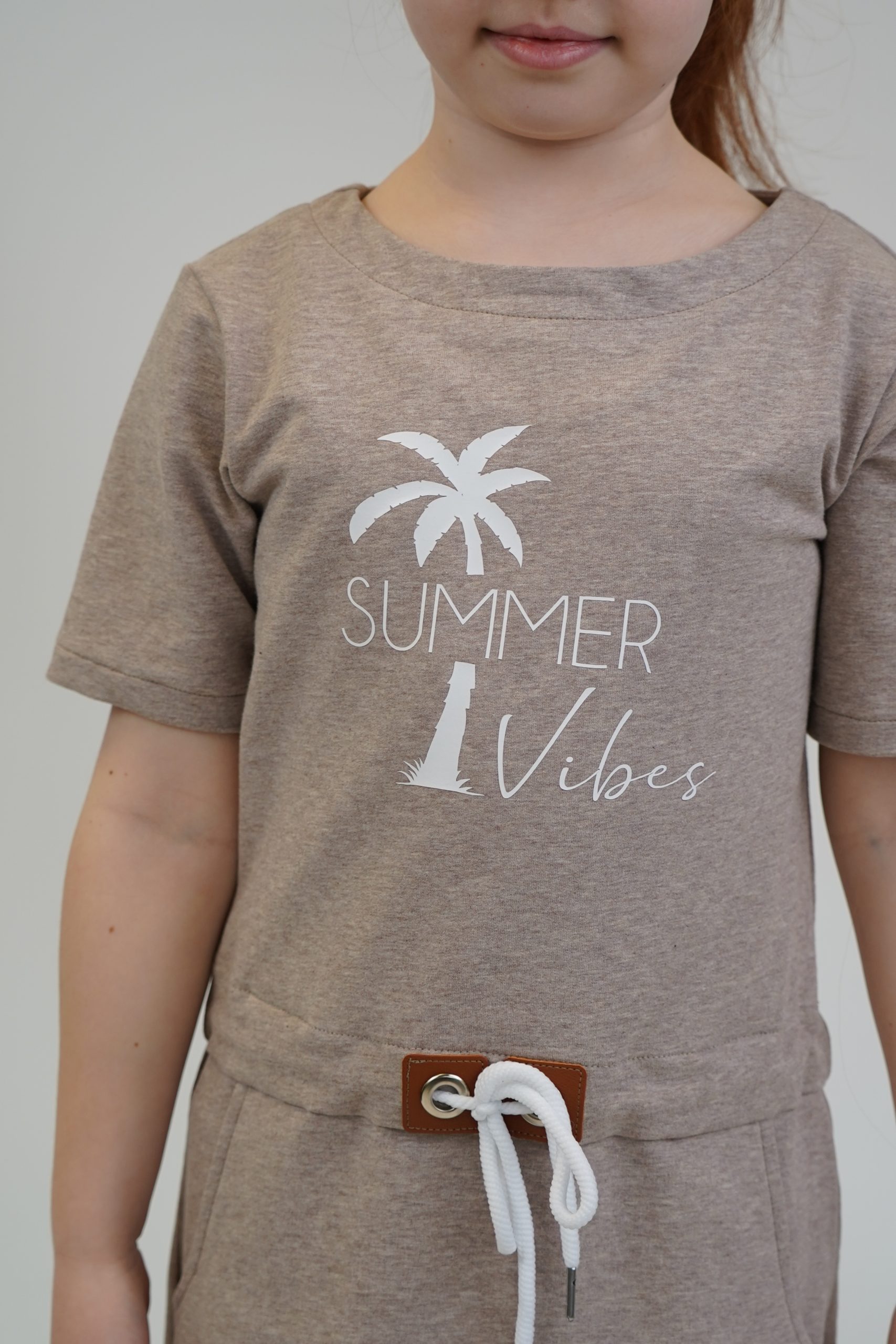 fadenk-fer-summer-vibes-plottdatei-freebook-schriftzug image 2
