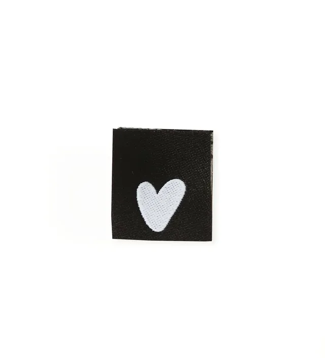 paul-clara-weblabels-klapp-weblabel-herz-schwarz-einn-hetikett image 1