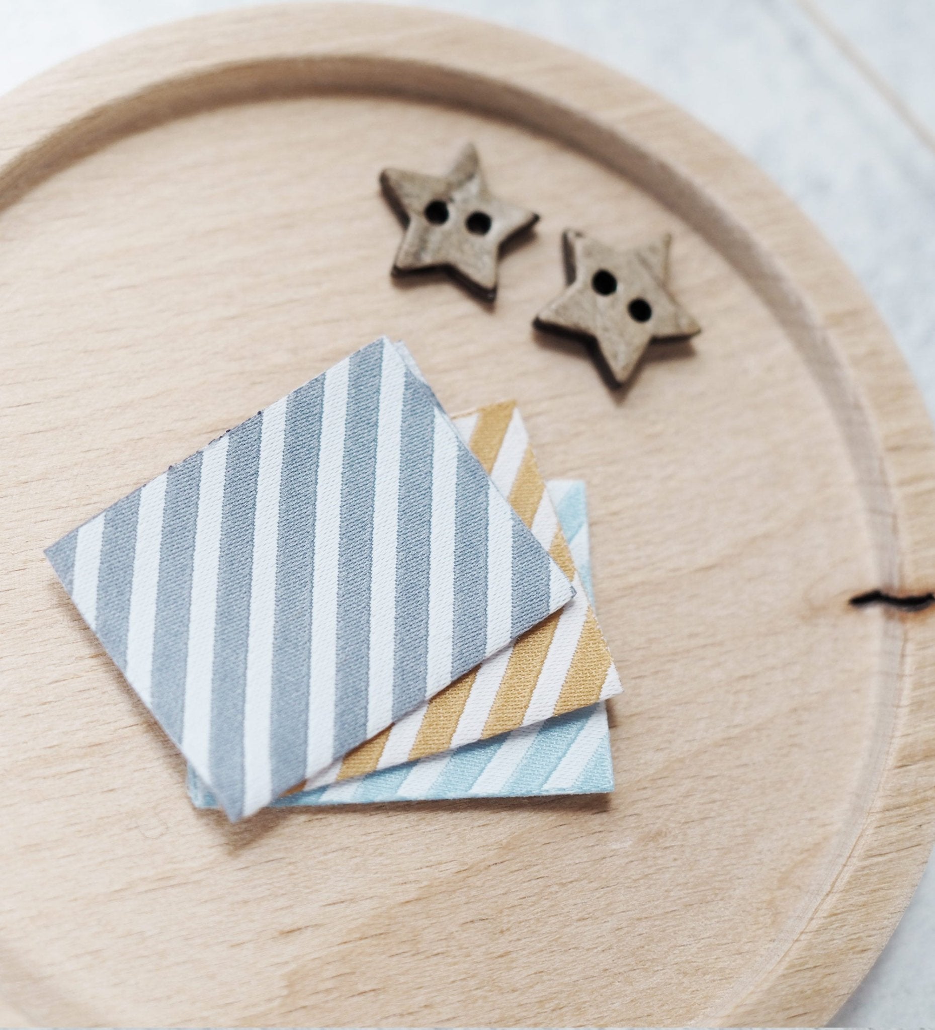 paul-clara-weblabels-stripes-hellblau-label-zum-einn-hen image 6