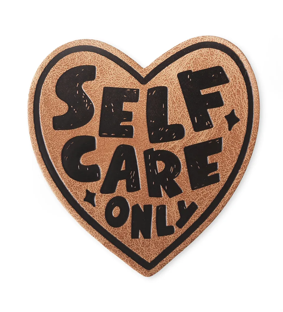 paul-clara-kunstlederlabel-self-care-only-label-zum-aufb-geln image 1