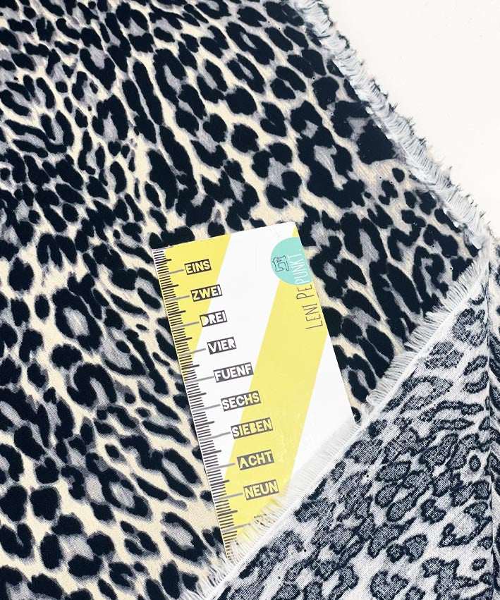 lenipepunkt-baumwollstoff-leopard-skin-meterware image 2