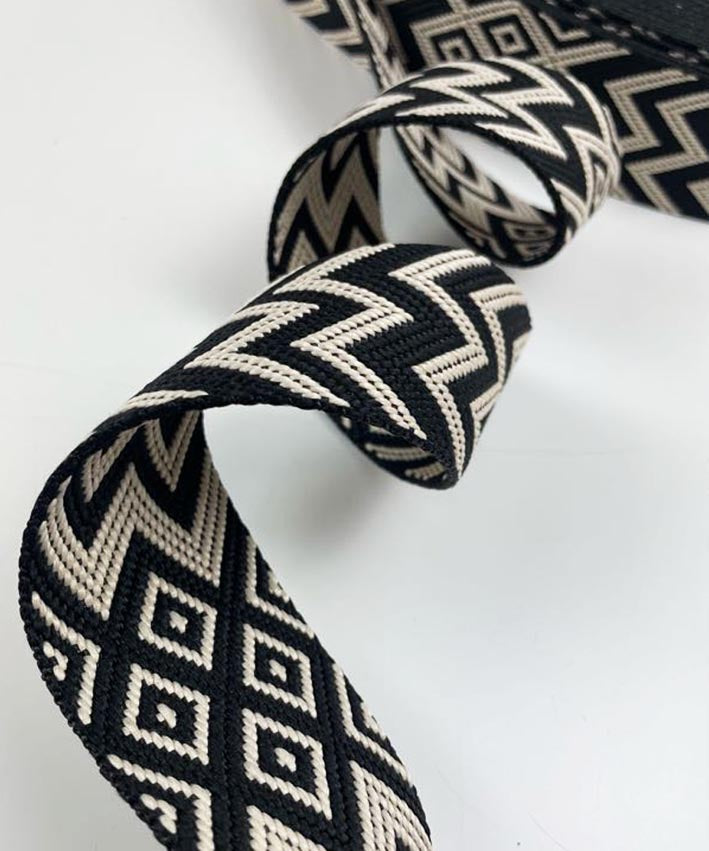 lenipepunkt-diamonds-gurtband-5-cm-black-ecru-polypropylen image 3
