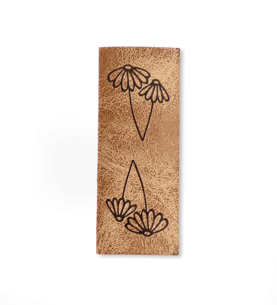 paul-clara-kunstleder-labels-blumen-klapplabel-2x5cm image 1