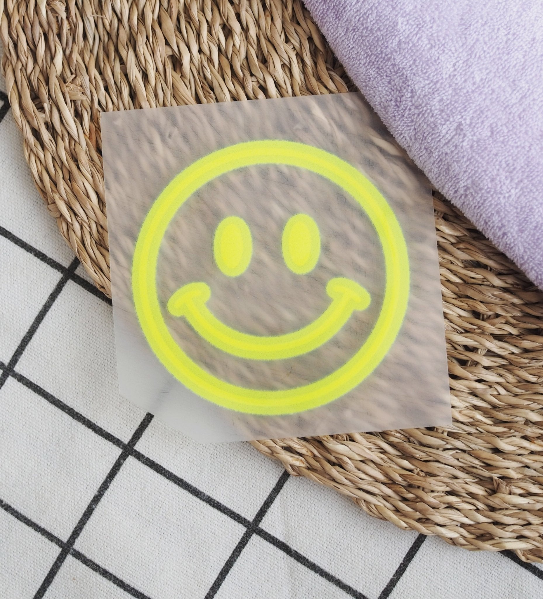 paul-clara-flock-patches-smile-b-gelpatch-neongelb-iron-on image 3