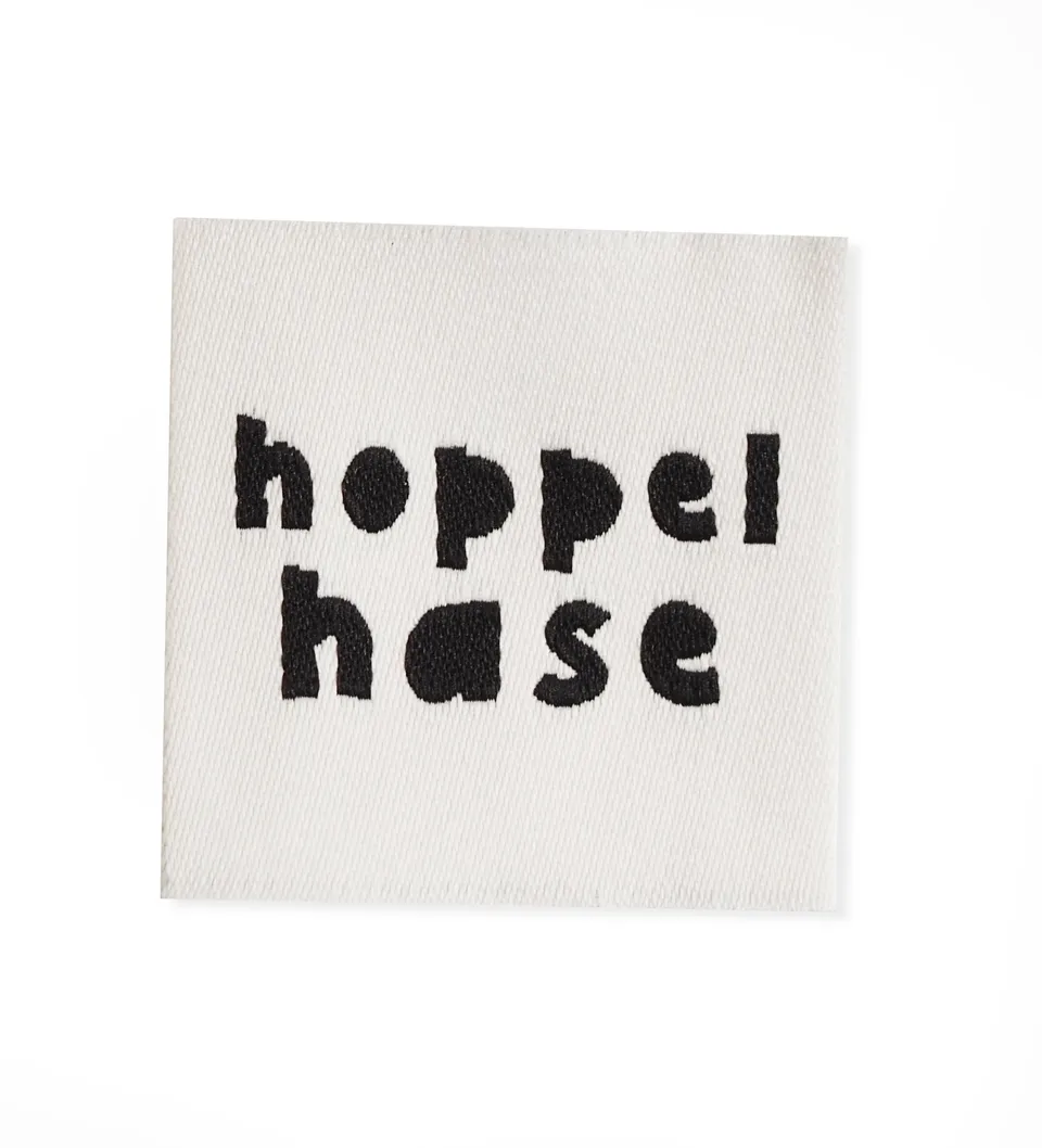 paul-clara-weblabel-hoppel-hase-etikett-3-5-x-3-5-cm image 1