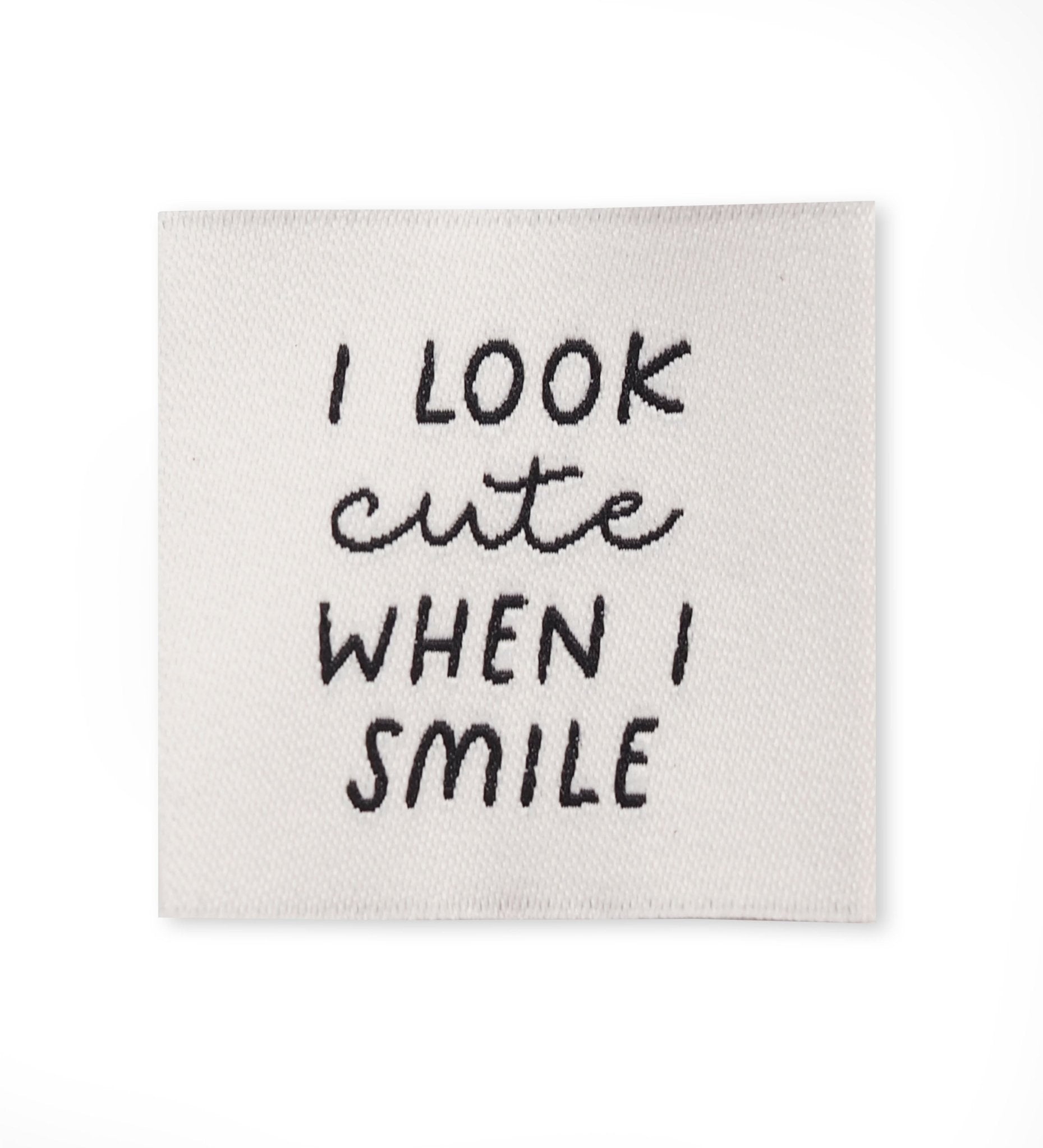 paul-clara-weblabels-i-look-cute-when-i-smile-etikett-3-5-cm image 1