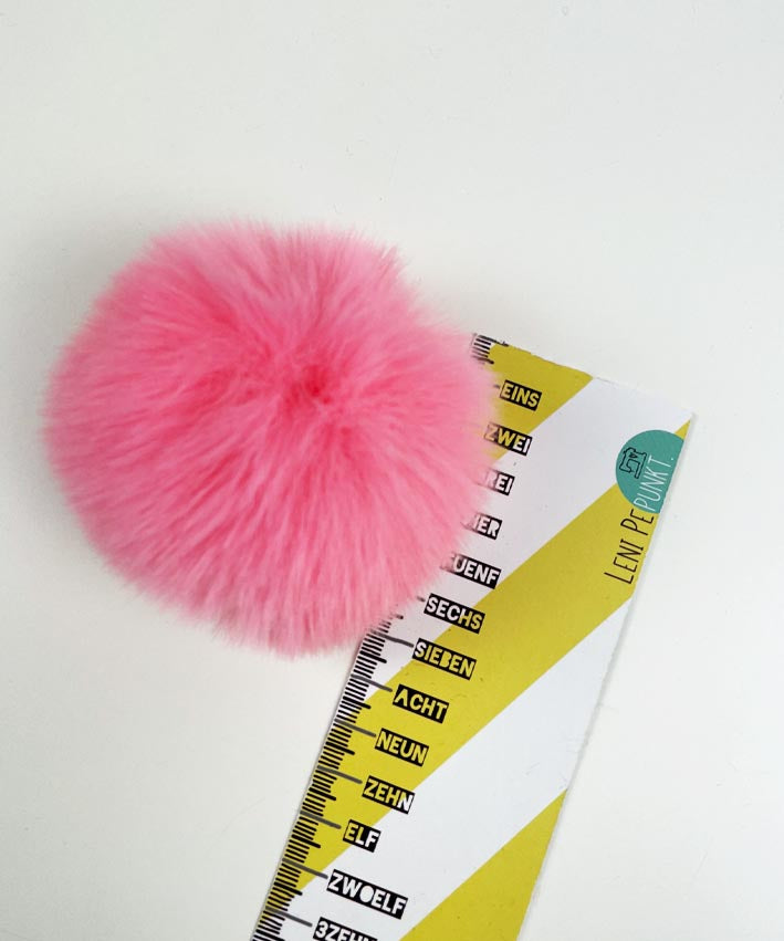 lenipepunkt-taschenanh-nger-pompon-rosa-8-cm image 2