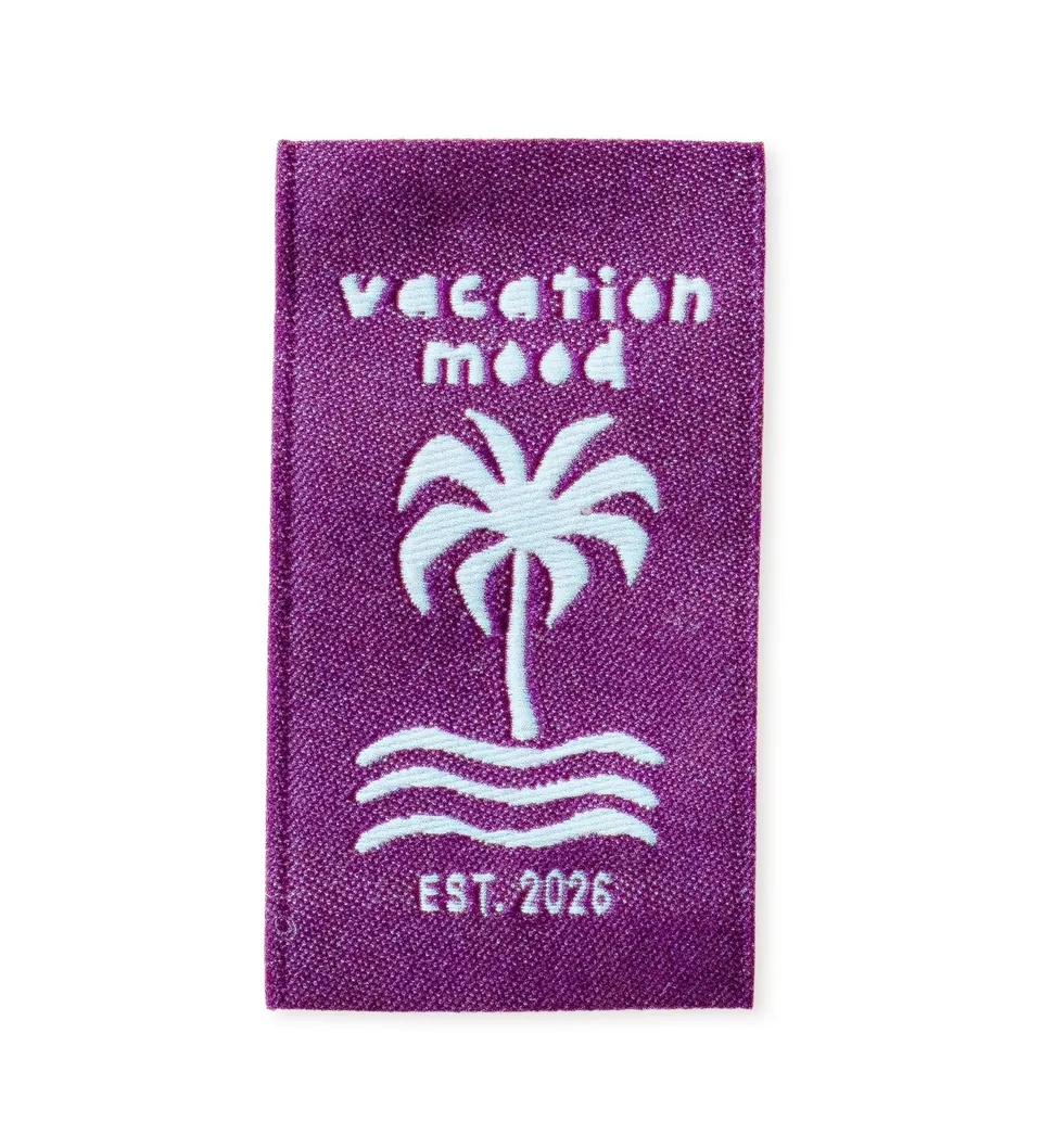 paul-clara-weblabel-vacation-mood-mauve-typo-etikett image 1