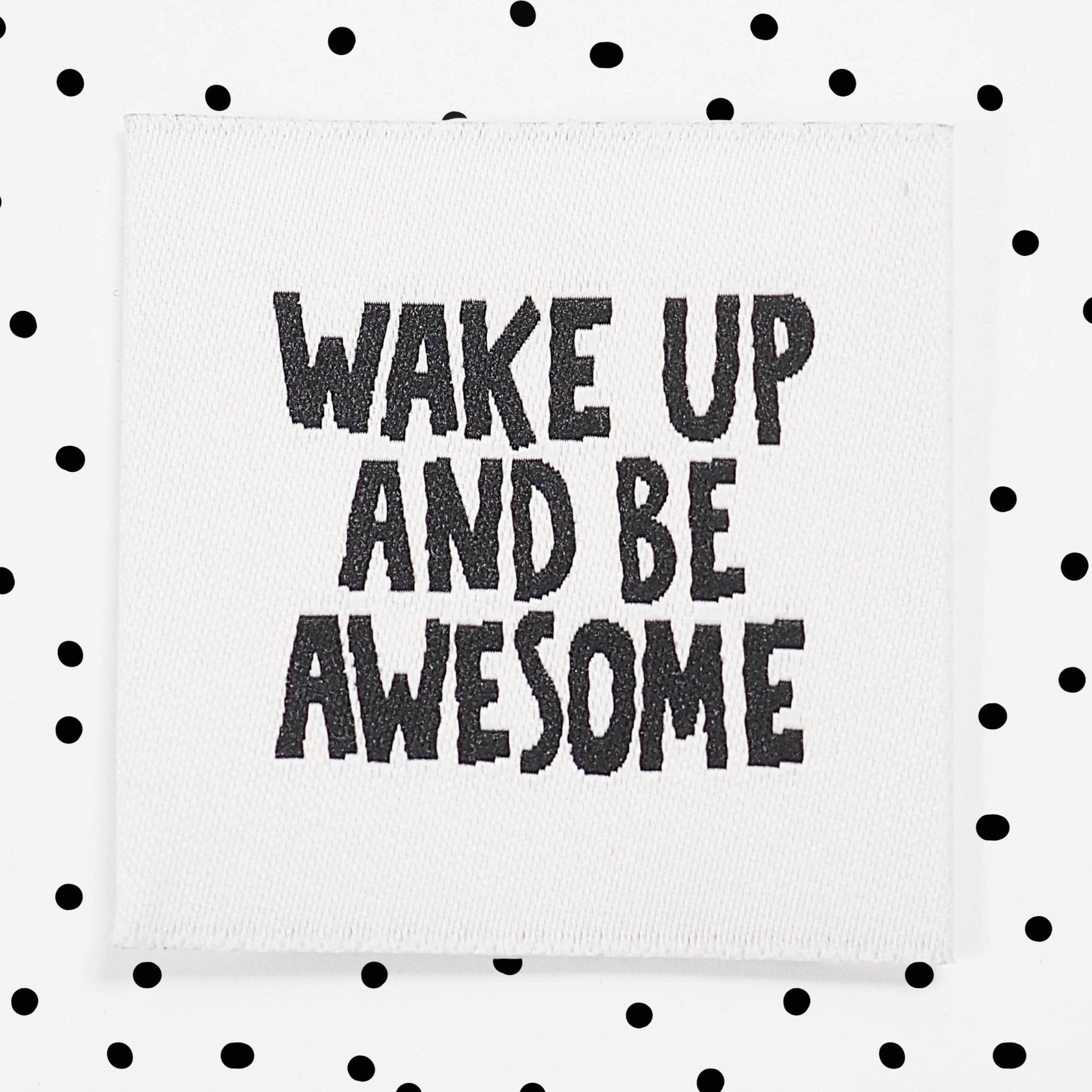 paul-clara-weblabels-wake-up-weblabel-4x4-aufn-hen image 1