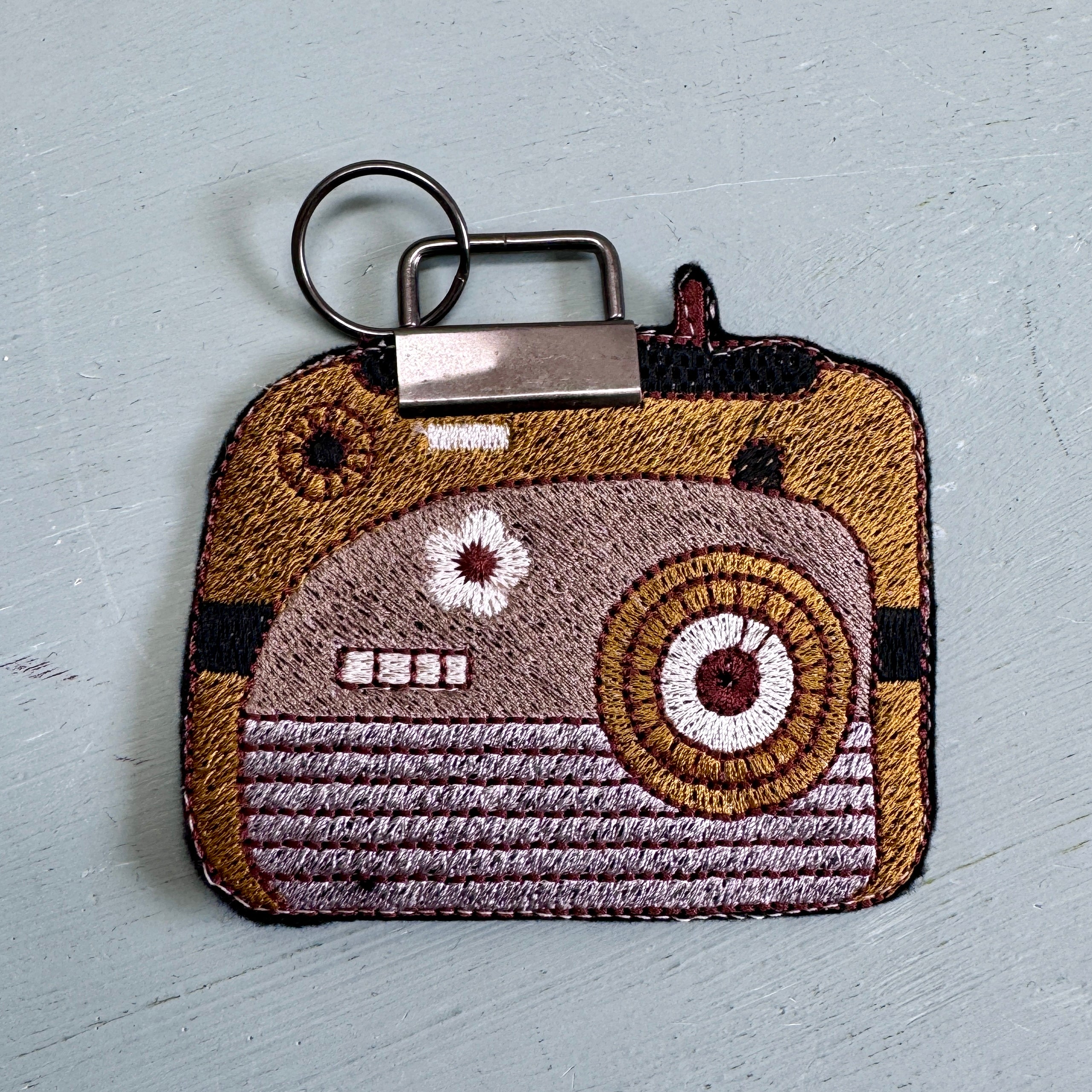 sew-simple-radio-gaga-stickdatei-radio-bl-mchen image 6