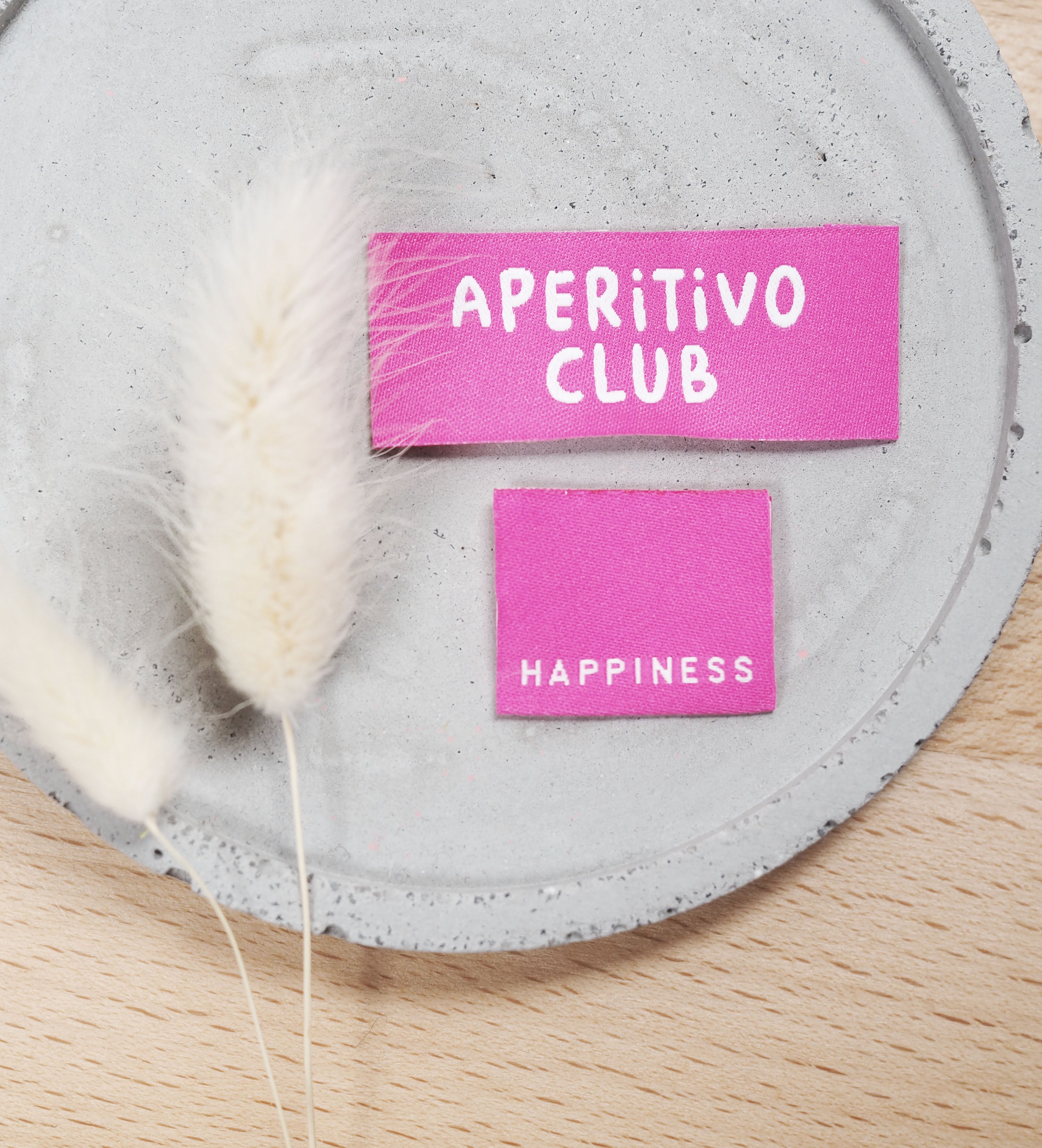 paul-clara-weblabel-aperitivo-club-neonpink-2x4-8cm image 2