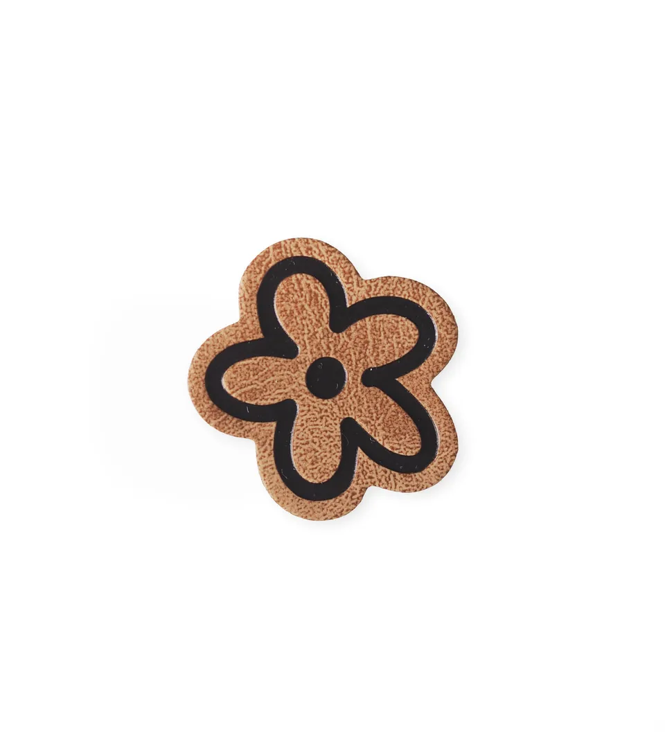 paul-clara-mini-blume-kunstlederlabel-zum-aufb-geln-2-5-cm image 1