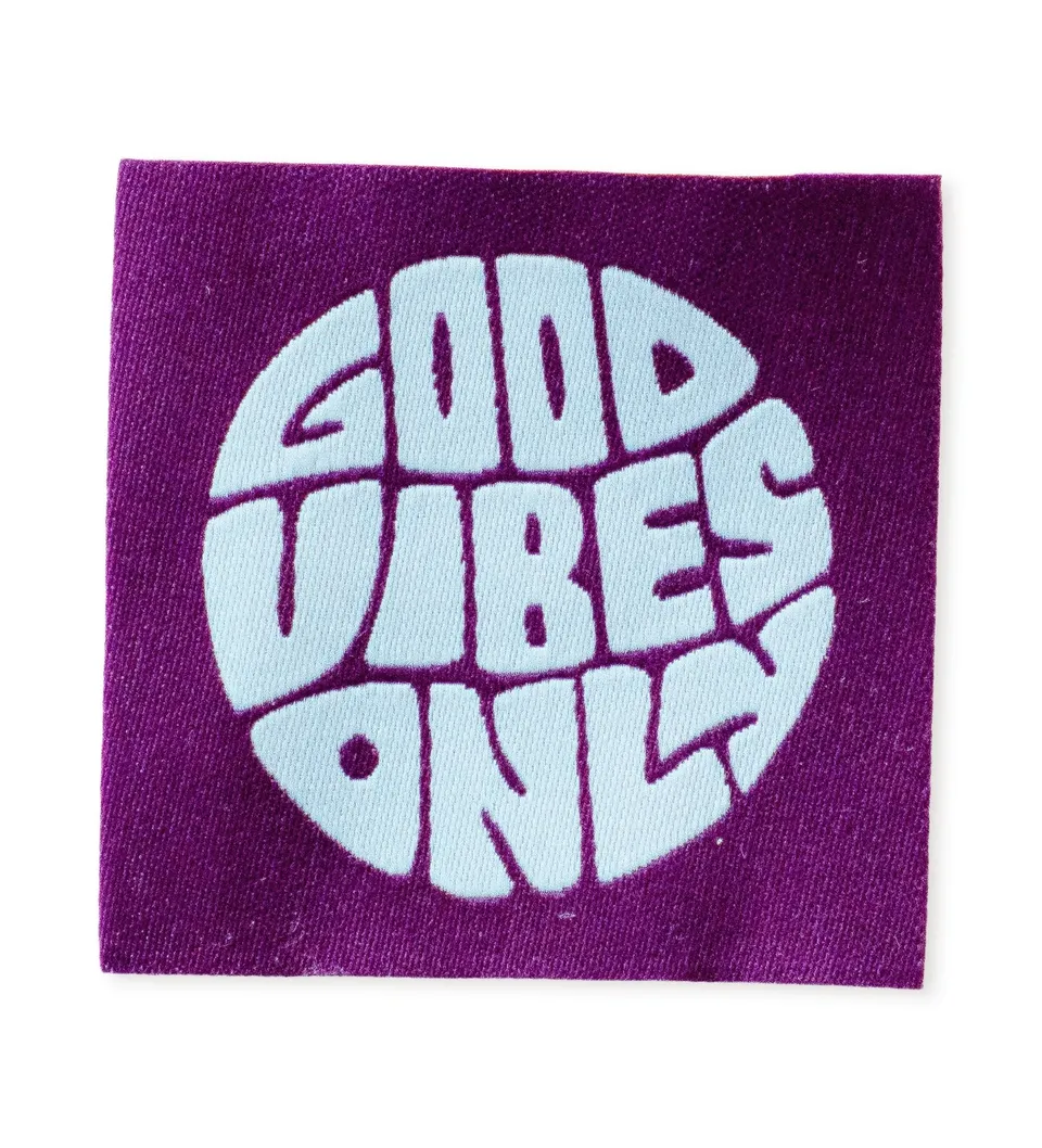 paul-clara-weblabels-good-vibes-only-label-4x4-cm-typo image 1