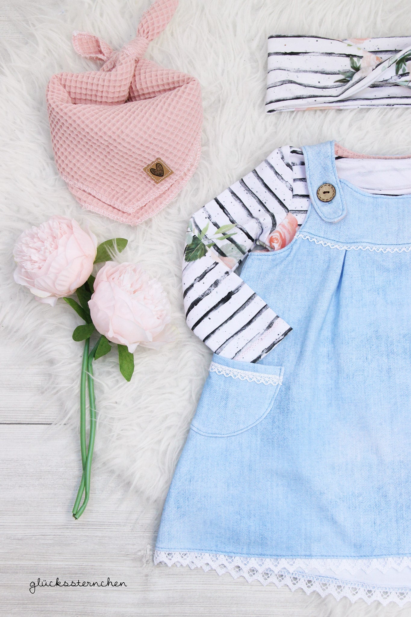 paul-clara-denimlove-jeans-hellblau-bio-sommersweat-stoff image 2