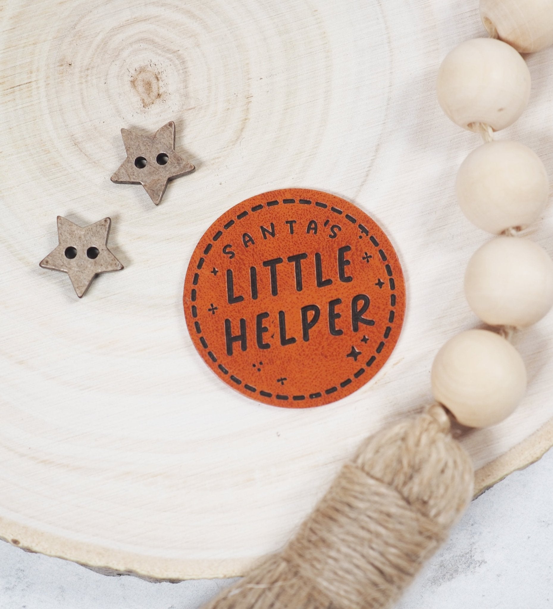 paul-clara-kunstleder-label-santas-little-helper-iron-on image 2