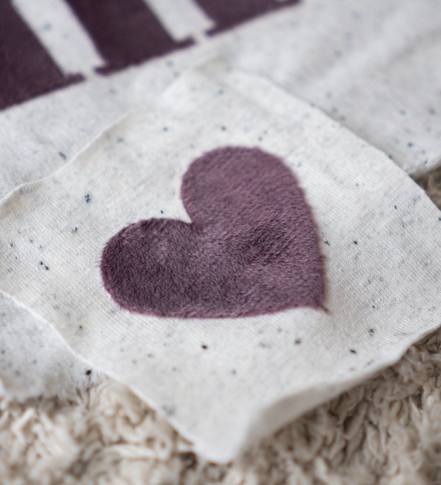 paul-clara-teddy-patches-herz-mauve-b-gelpatch-5-5cm image 2