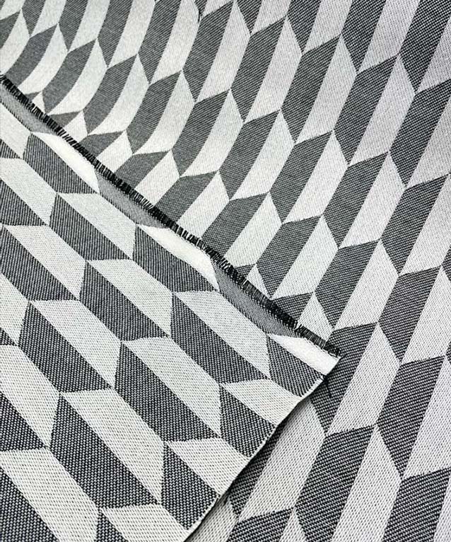 lenipepunkt-dralon-geometric-luxor-taschenstoff-wei-grau image 2