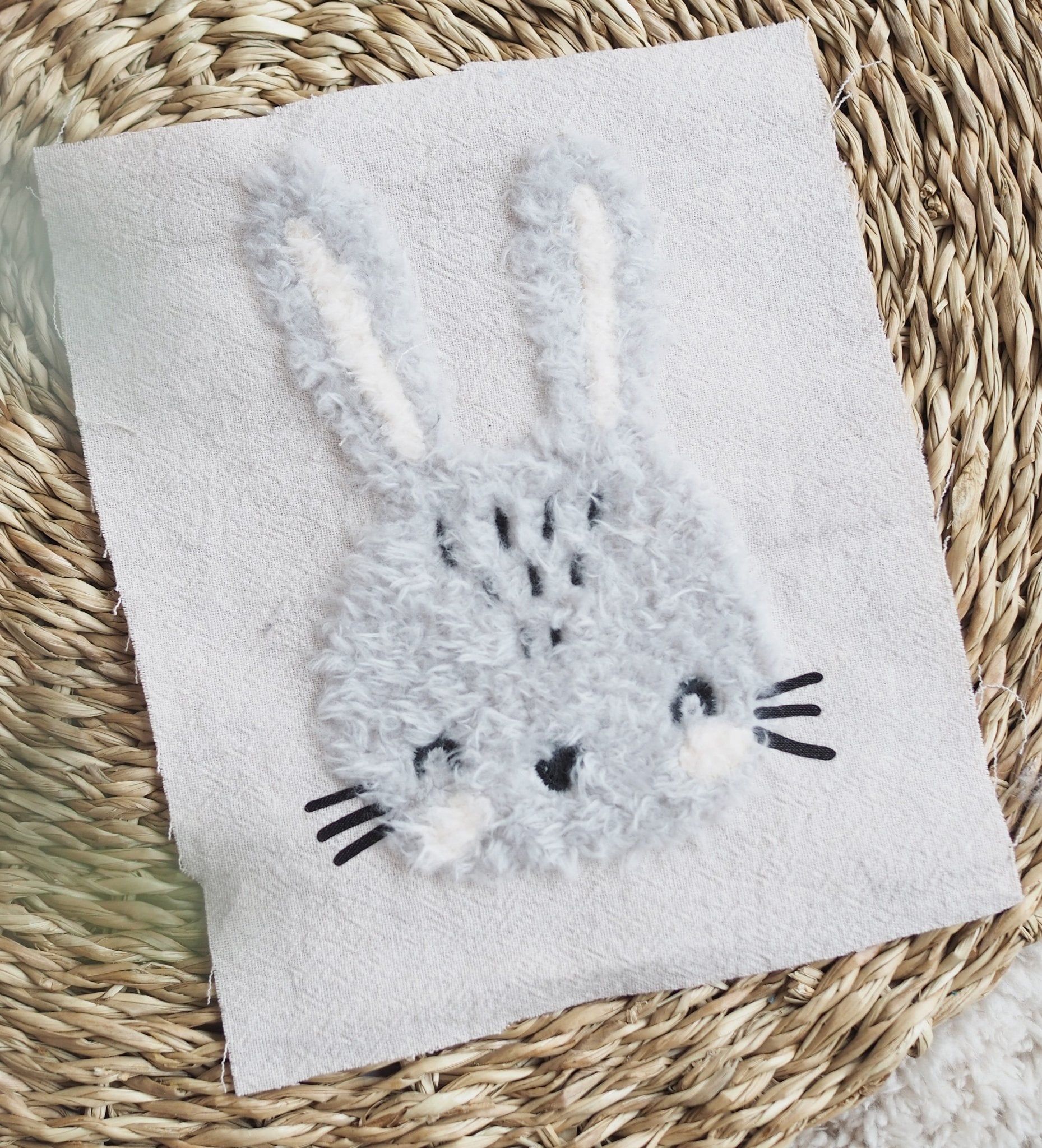 paul-clara-teddy-patch-hase-zum-aufb-geln-chenille-8-5cm image 3