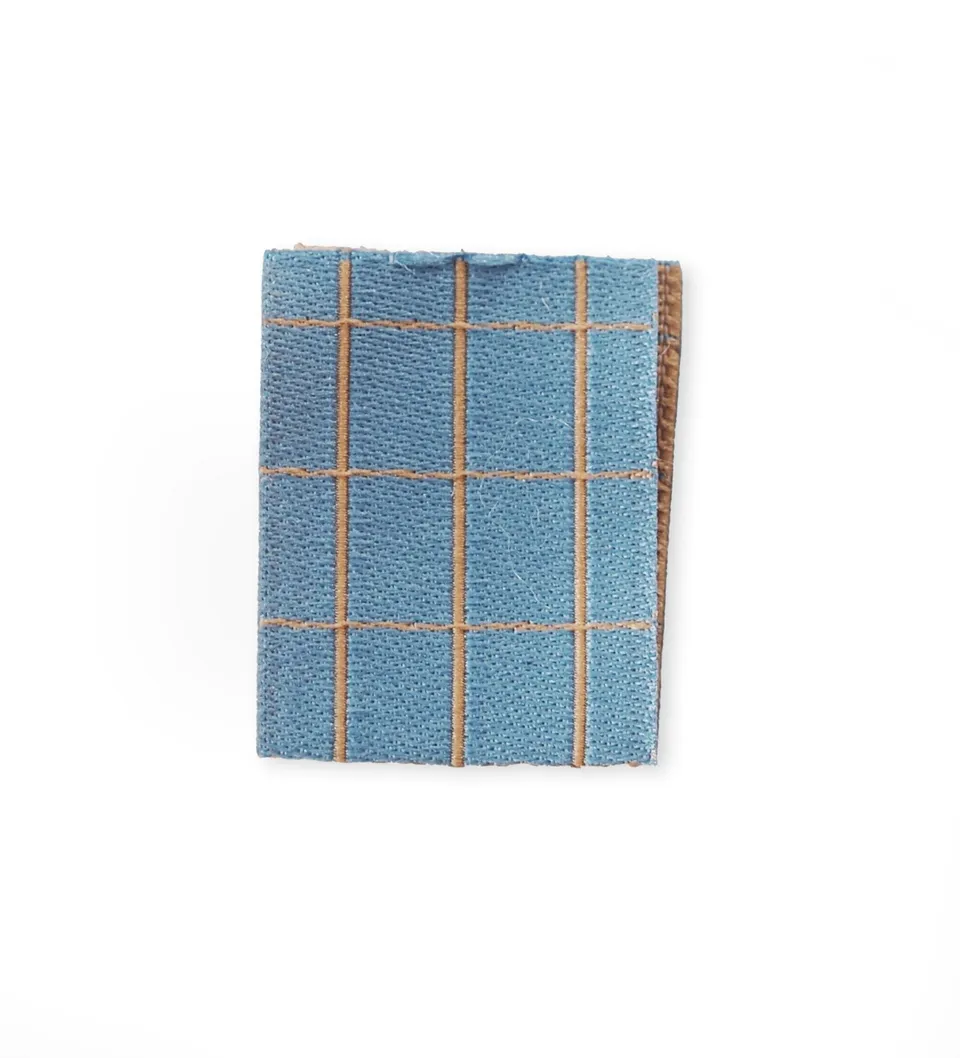 paul-clara-weblabels-klapp-weblabel-karo-label-blau-braun image 1