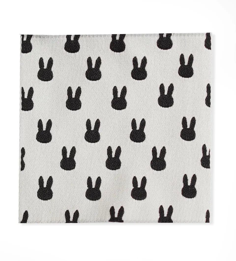 paul-clara-weblabels-xxl-weblabel-bunnys-label-zum-aufn-hen image 1