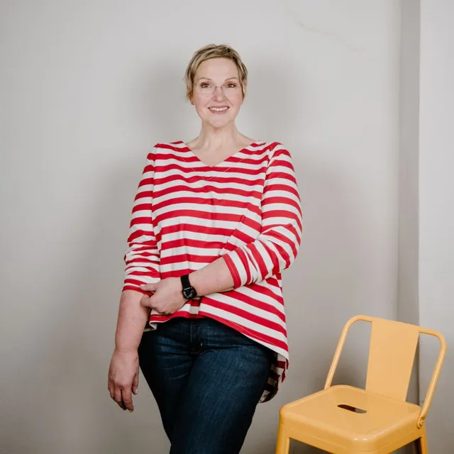 sew-simple-rooie-raglan-shirt-papierschnittmuster-v-ausschnitt image 1
