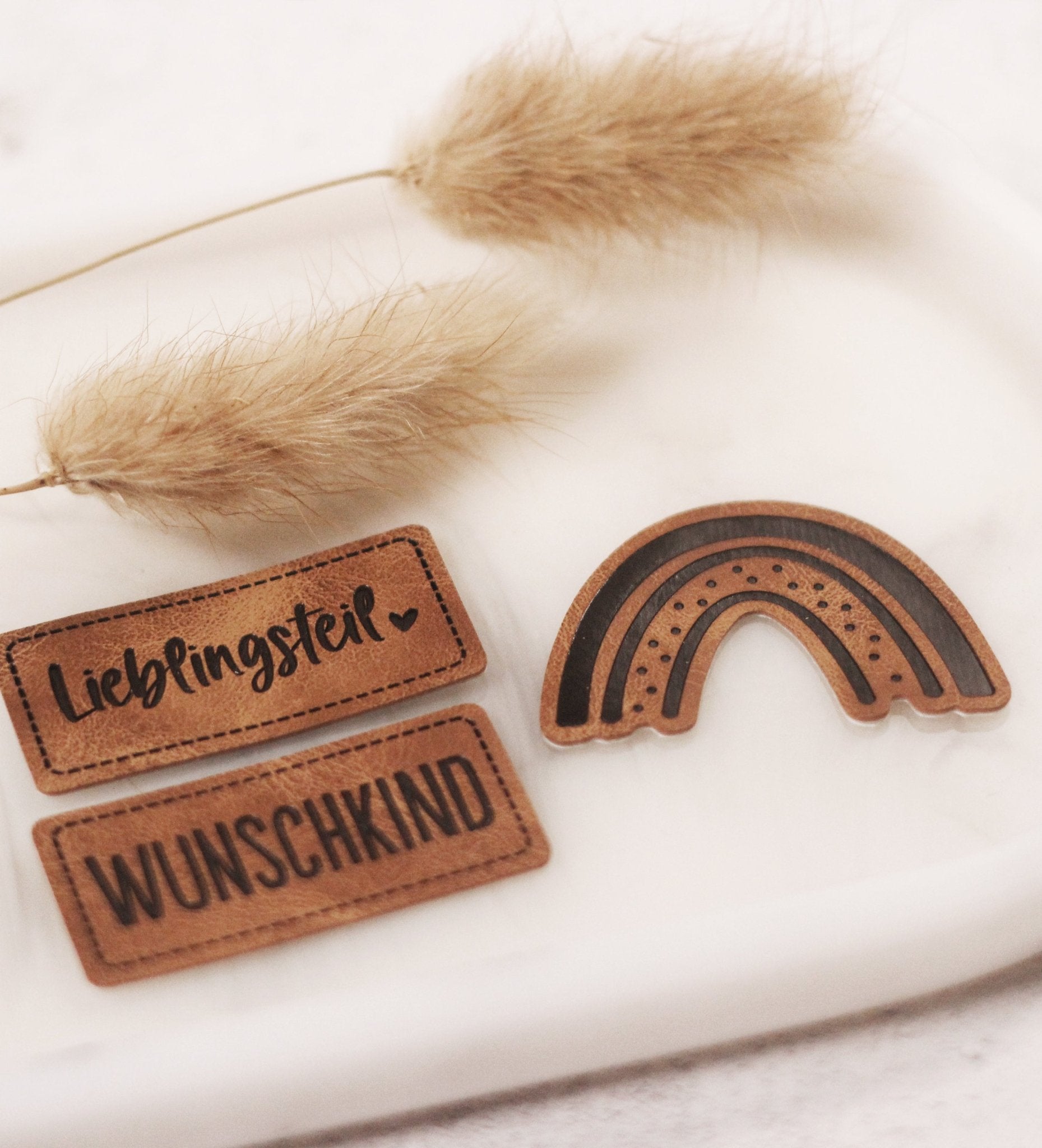 paul-clara-kunstleder-labels-scandi-regenbogen-label-iron-on image 2