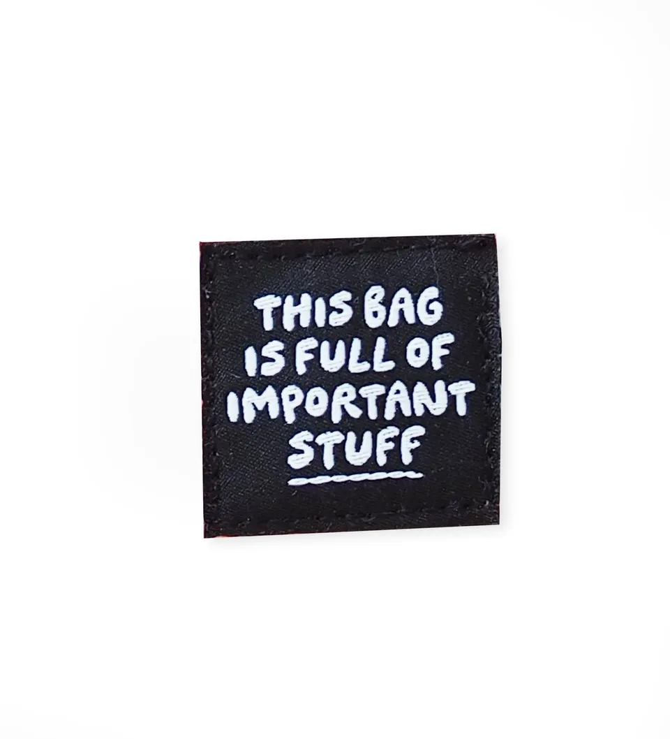 paul-clara-weblabel-this-bag-is-full-of-important-stuff-etikett image 1