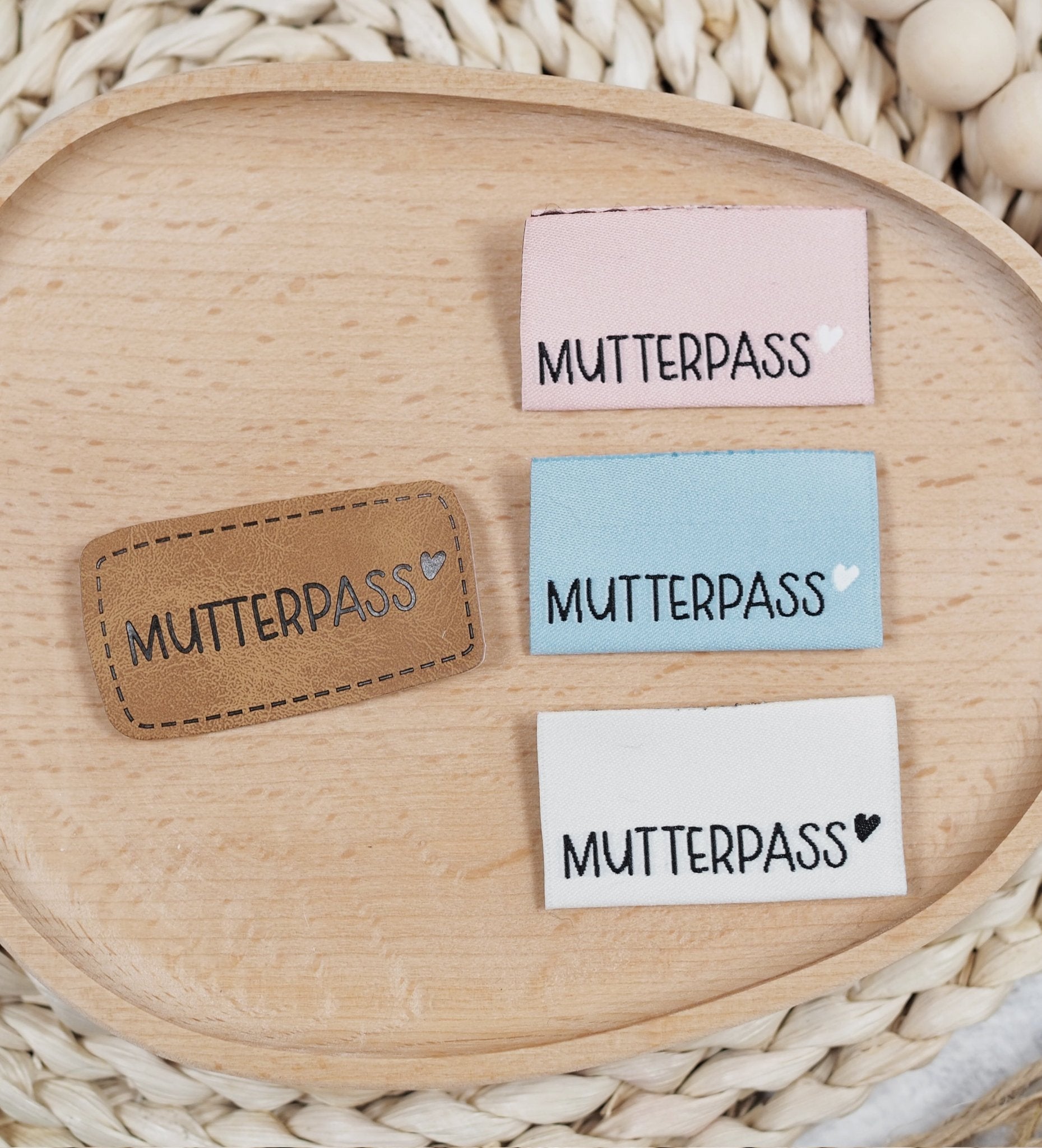 paul-clara-mutterpass-weblabel-blau-zum-einn-hen image 2