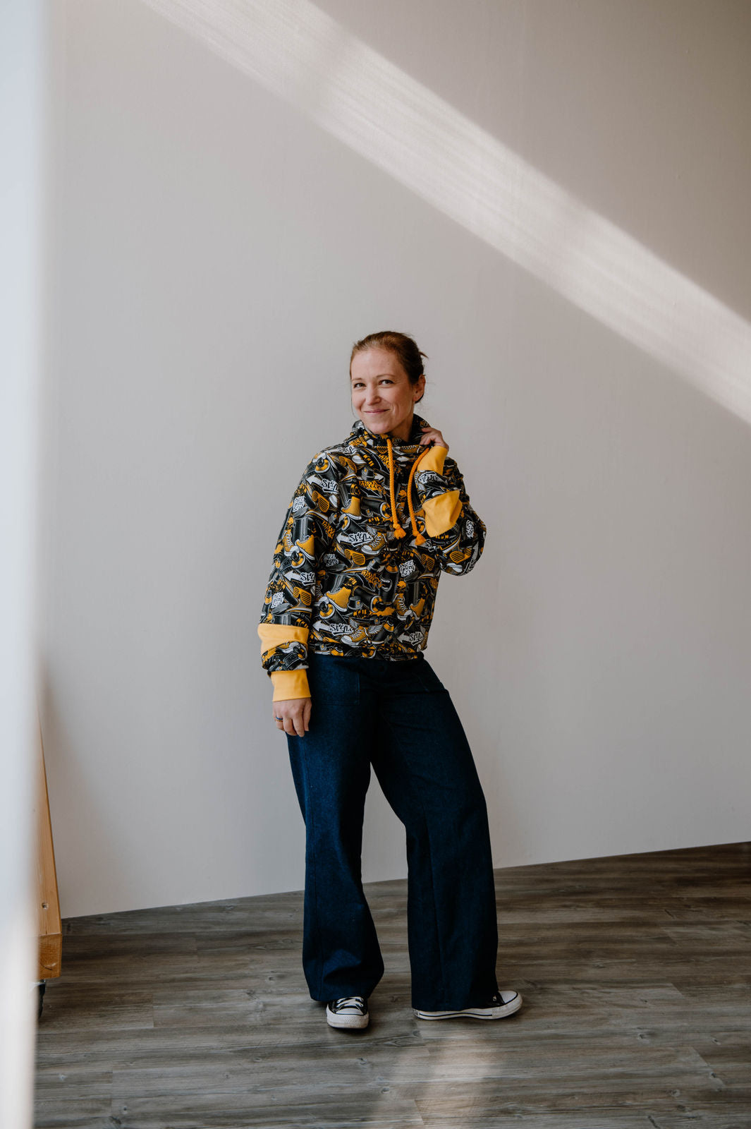 sew-simple-letje-sweatshirt-schnittmuster-papier-wickelkragen image 2