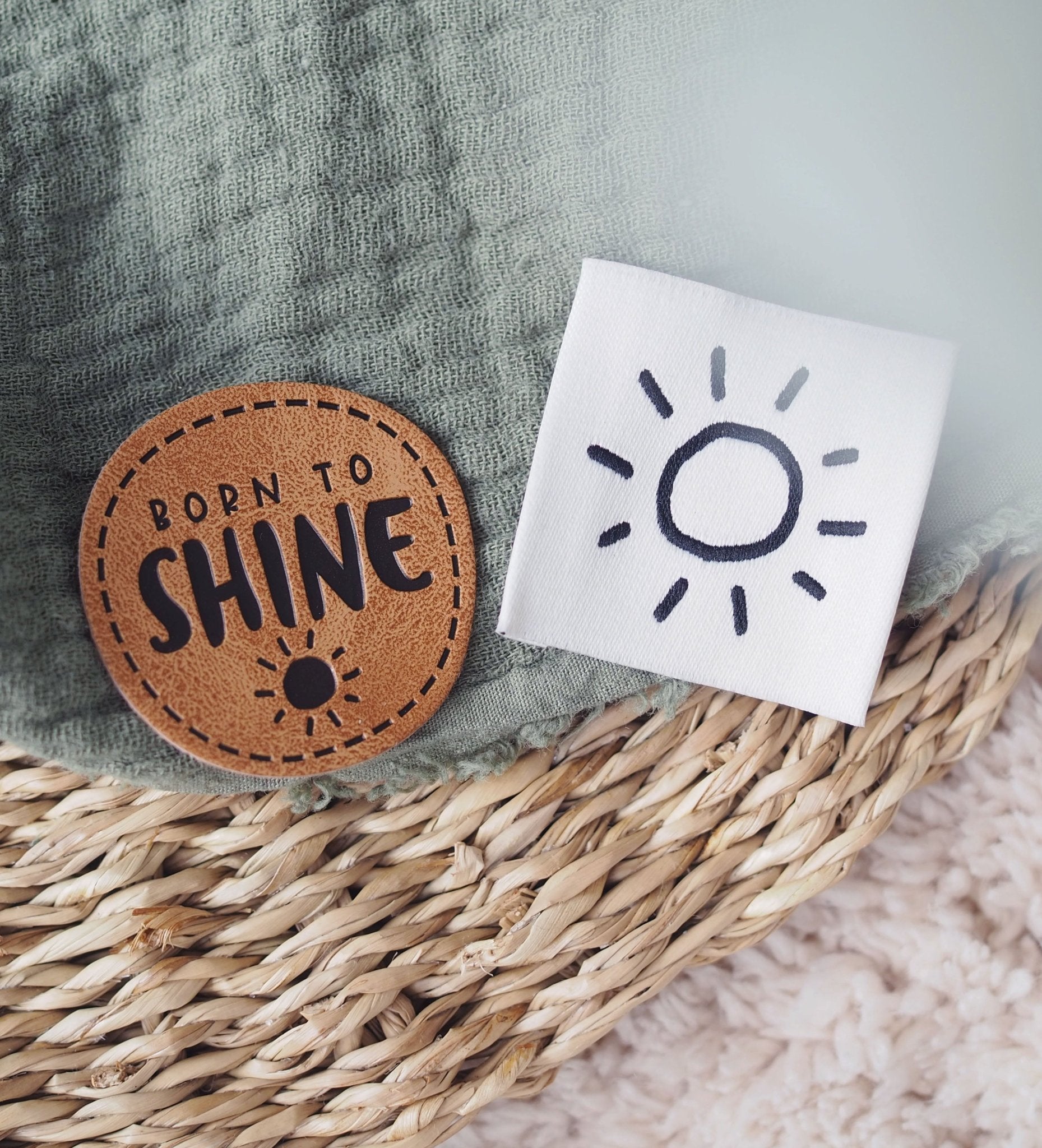 paul-clara-kunstlederlabels-born-to-shine-label-zum-aufb-geln image 2